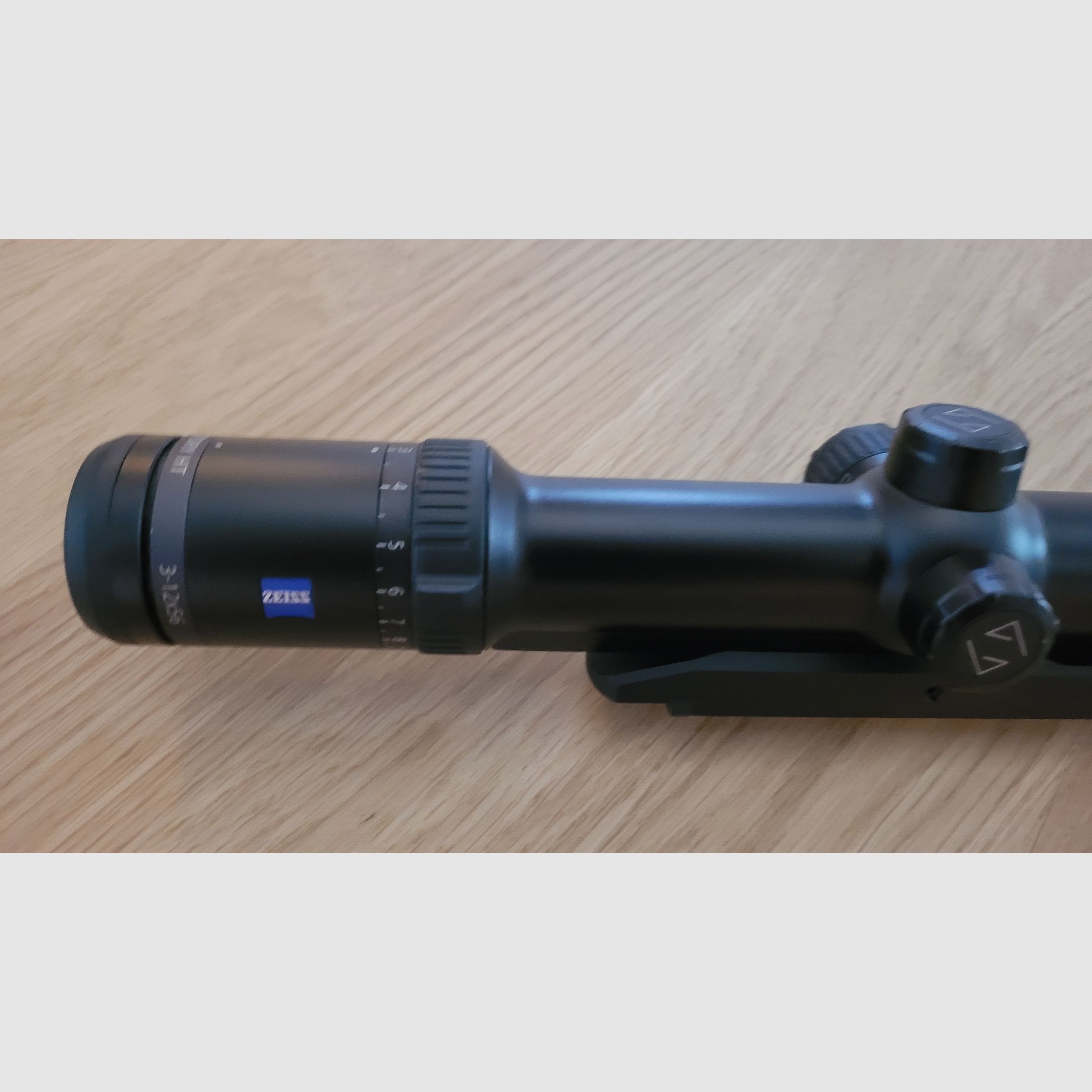 Zeiss Victory HT 3-12x56 M con guida e punto luminoso Ass. 60