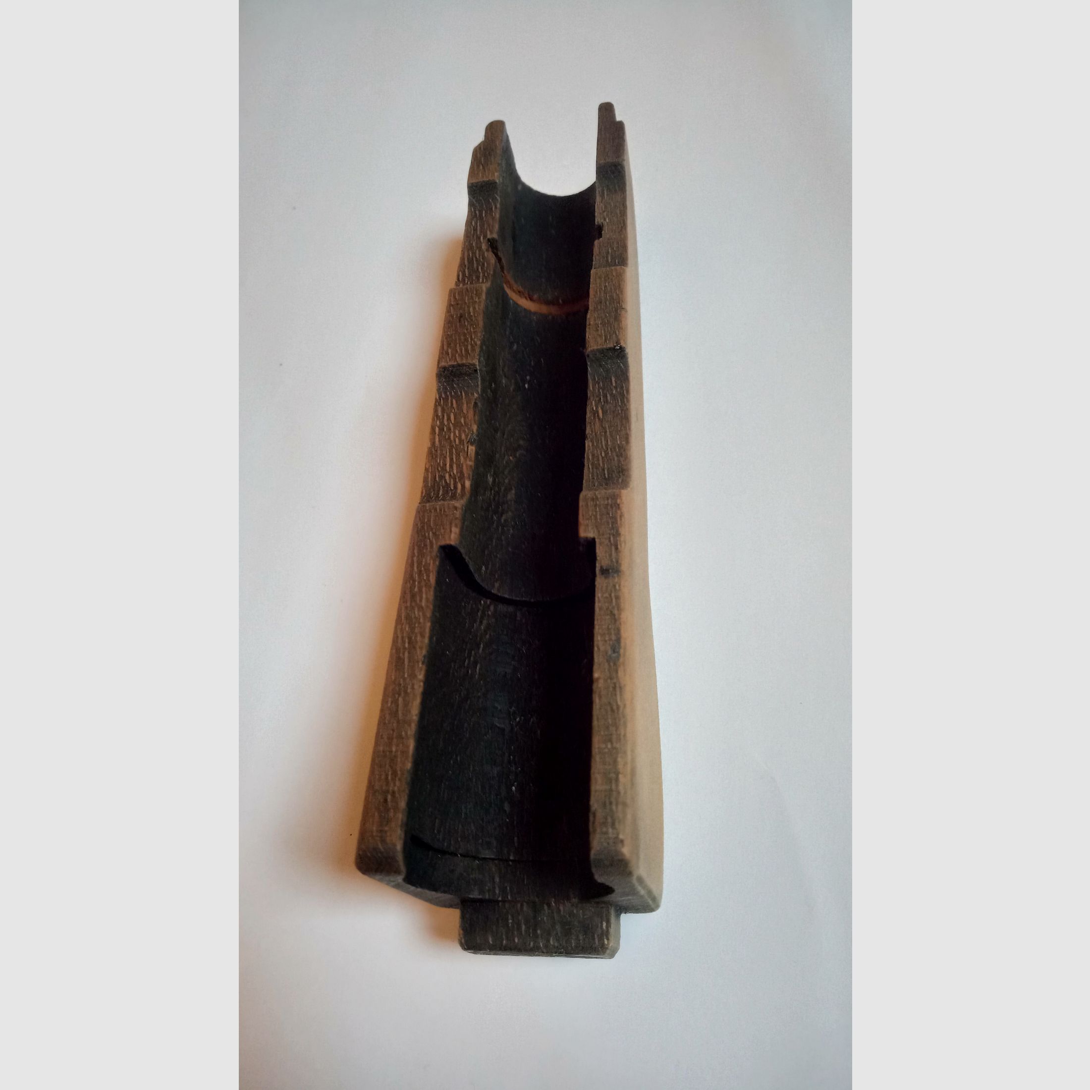 Unterer Handschutz aus Holz einer Mpi-KM  ost-deutsche AKM / AK47