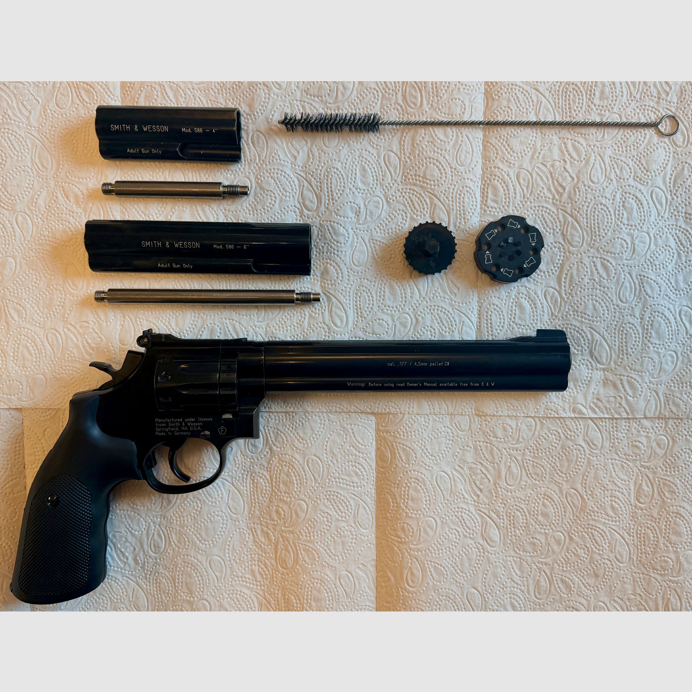 CO2-Revolver im Stil Smith & Wesson Mod. 586 inkl. Wechselläufe