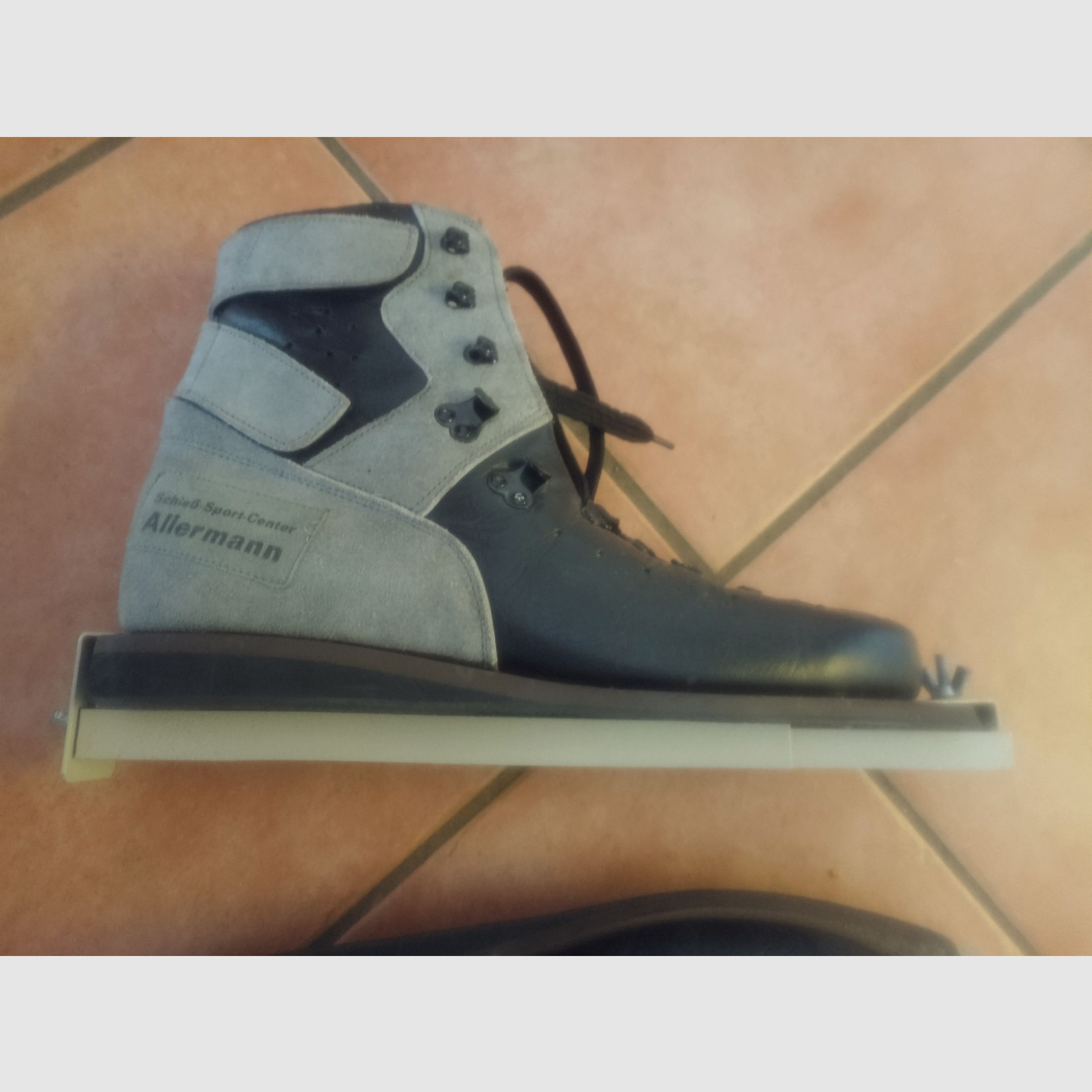 Shooting shoes size 45