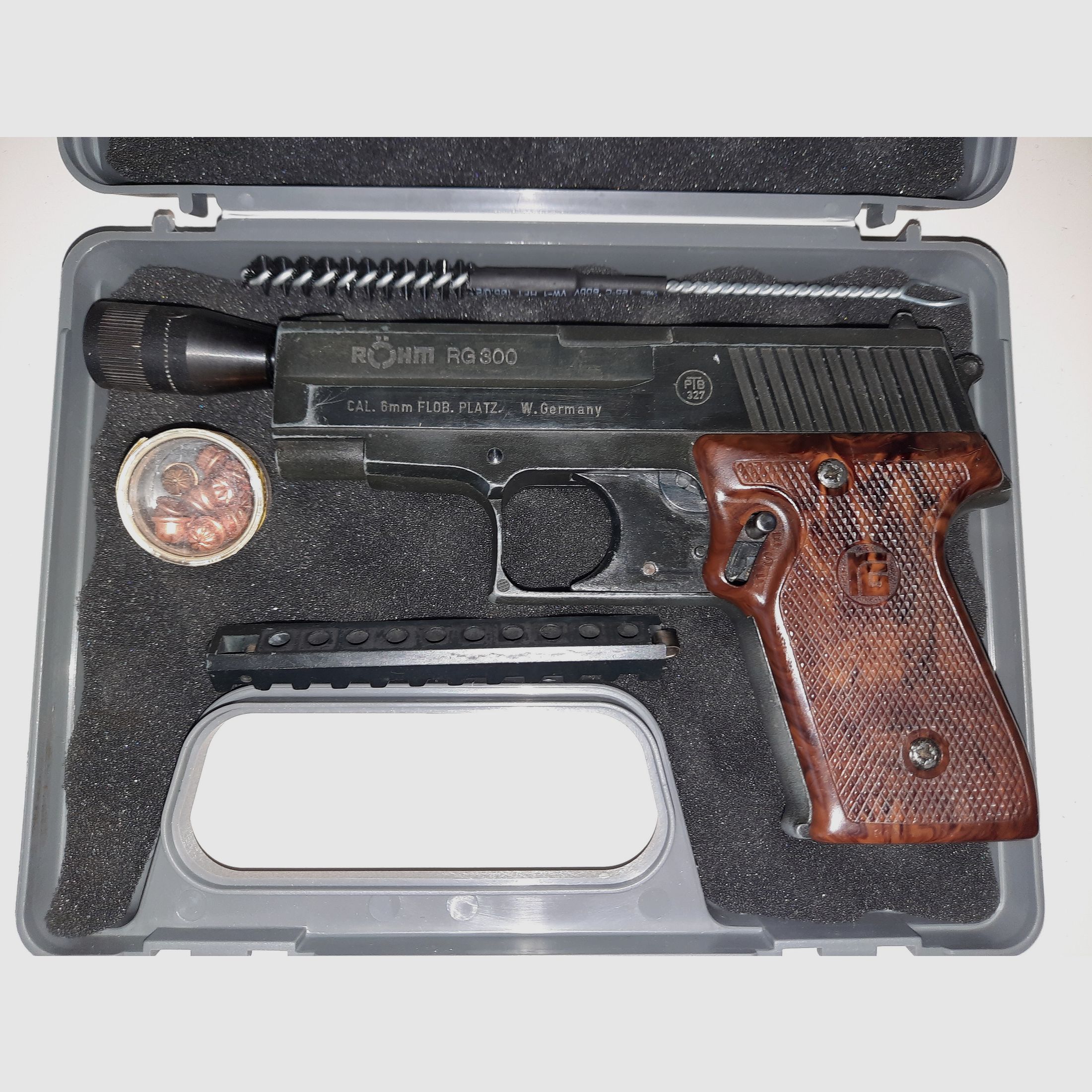 Pistola de fogueo Röhm RG 300 casi sin usar FABRICADA EN ALEMANIA OCCIDENTAL