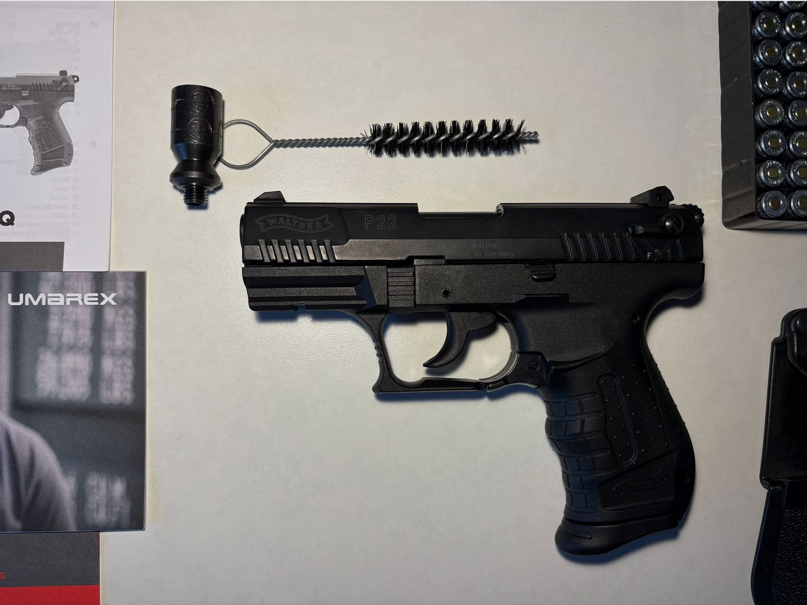 Walther P22 Ready Schreckschuss Pistole 9mm P.A.K. schwarz inkl. Holster und 84 Platzpatronen