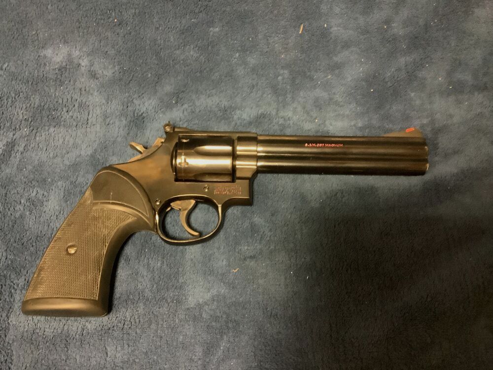 Smith & Wesson	 586