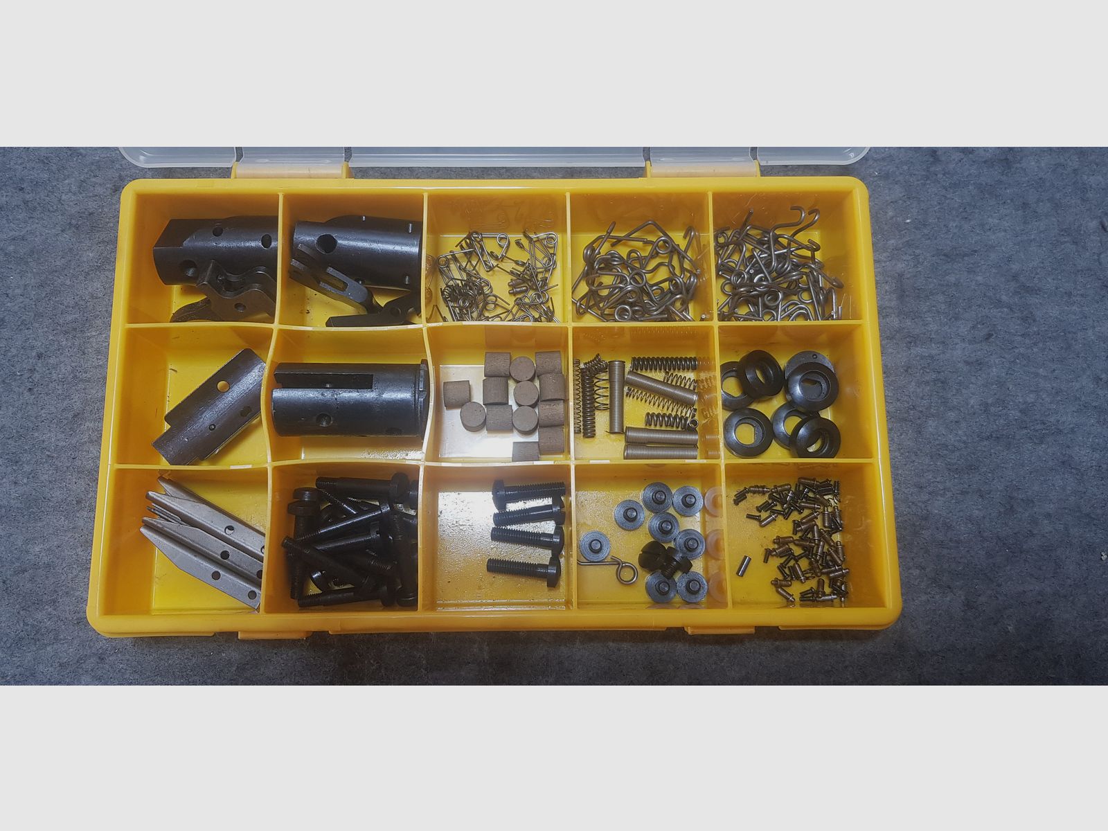 Vervangingsonderdelen Haenel IV/M Onderhevel Luchtgeweer 4M of IV M Trekker Trekkerstang Veerinstallatie Schroef Trekkerhaak Veer per stukprijs