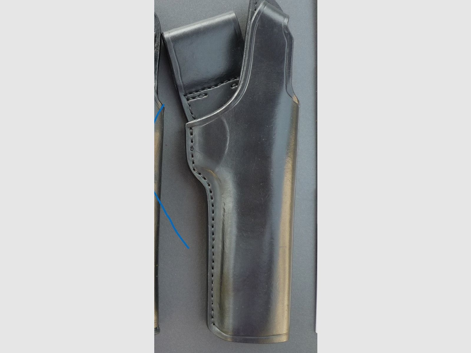 HKDesign Holster  Art. Nr.  002 : Einfachholster mit Snapverschluß  -  für  ESP 85 A  -  für Rechtshänder