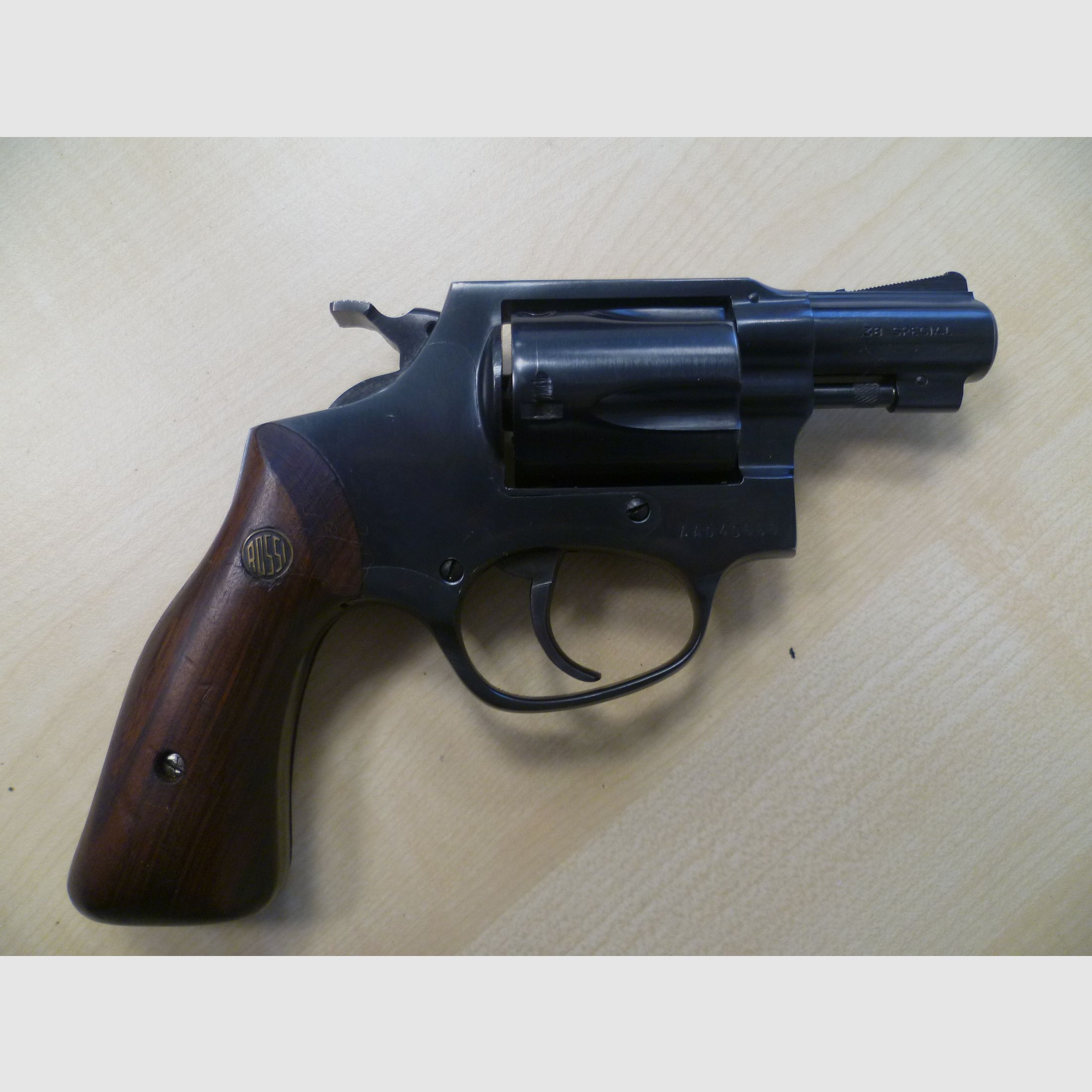 Revolver Rossi Model 27 .38 Special