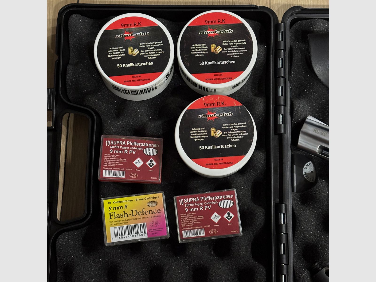 Revolver à blanc Röhm RG 89 en ensemble complet ! 123 coups )mm / 17x poivre 9mm / 7x Flash Defence 9mm / étui