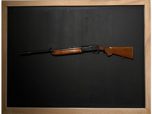 For left-handed shooters: Remington 1100 caliber 12/70 in top condition!