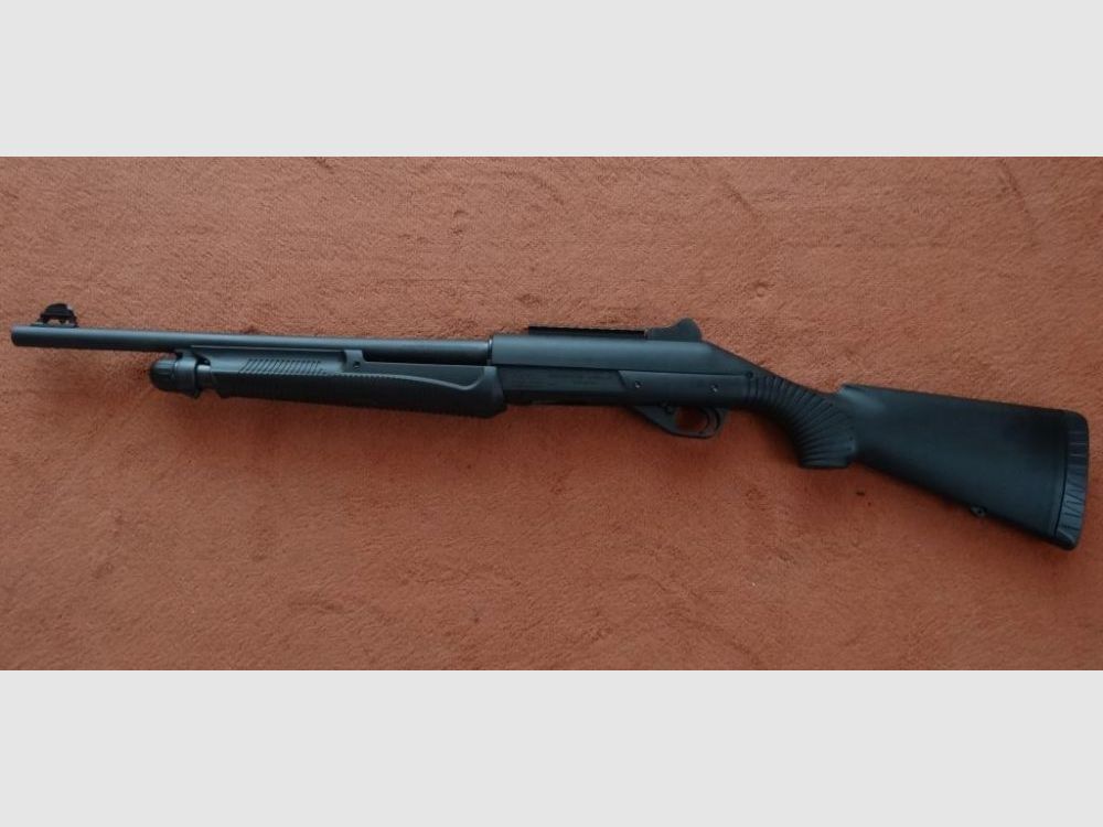 Benelli Vorderschaft-Repetierflinte:Benelli Nova Tactical Kal. 12/89