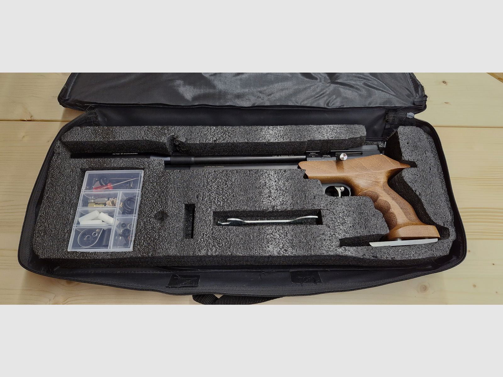 Pistola de aire comprimido Diana Bandit, aire comprimido, cargador, silenciador - con bomba de aire, soporte, diabolo de 4,5 mm, soporte, accesorios