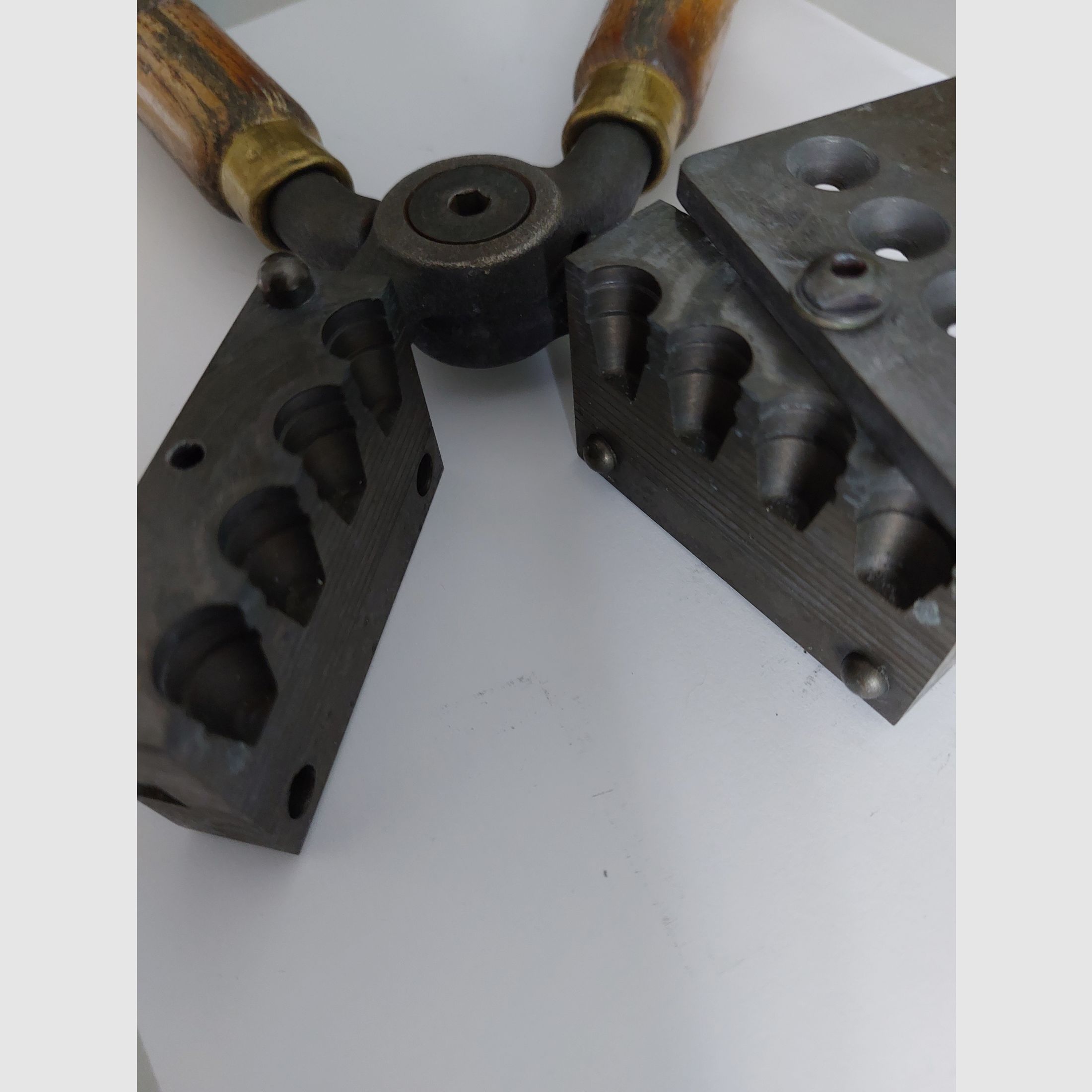 Saeco 068 G2H 4-fach Kokille Cal .45 + Zange