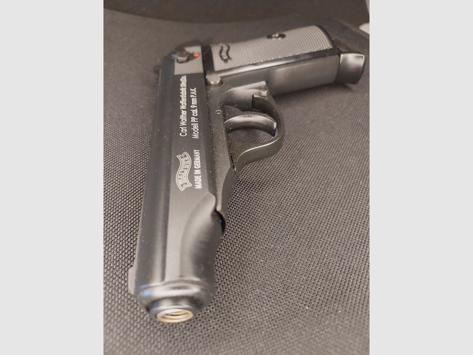 Walther PP Schreckschuss Pistole Kal. 9mm P.A.K. schwarz brüniert (PTB 923)