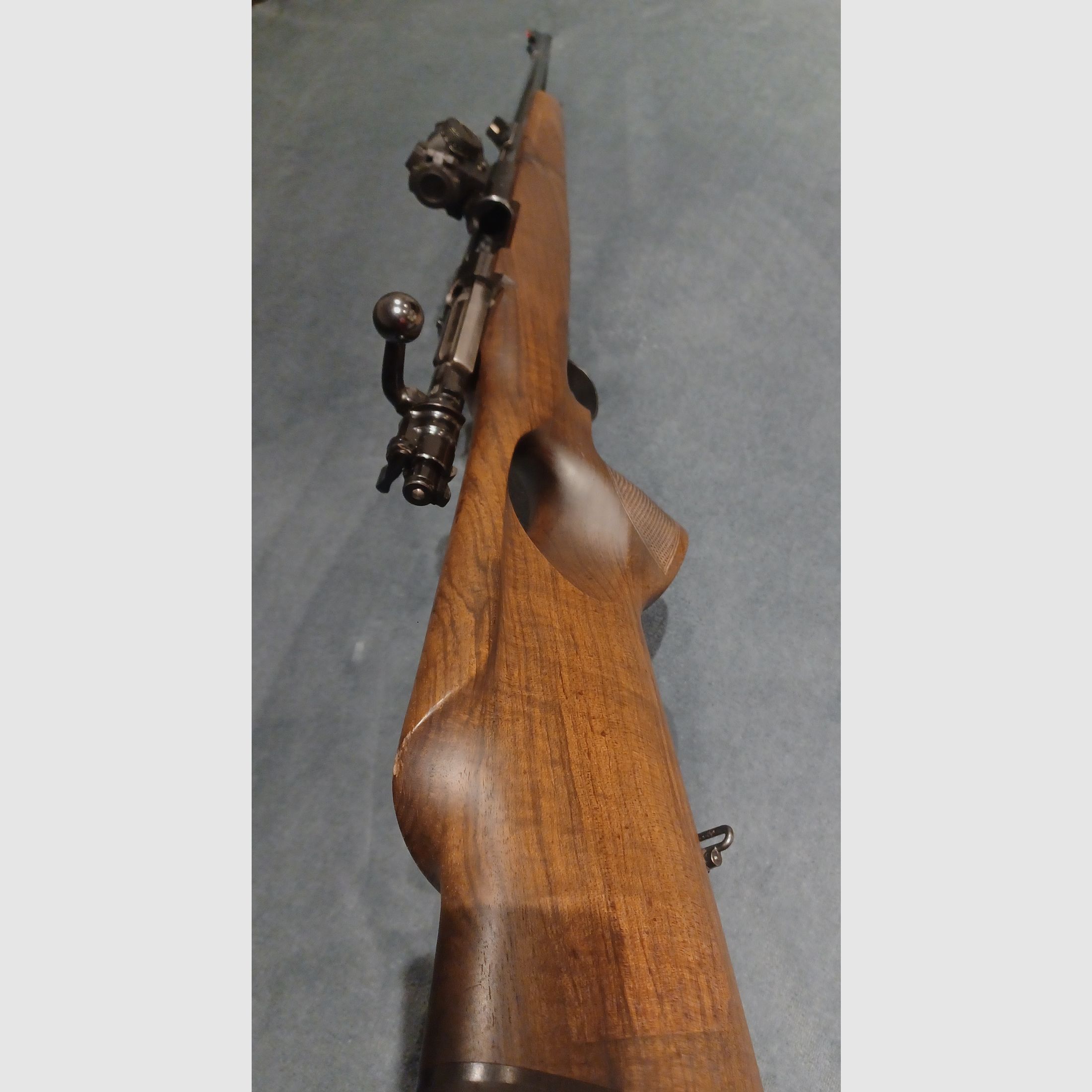 Repetitiegeweer mod. 98 met doorlopend kolf en Aimpoint Micro H2