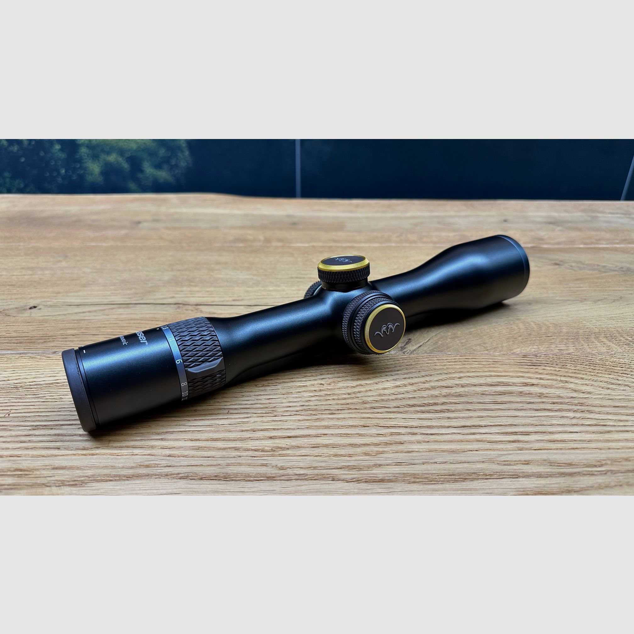 Blaser B1 2.8-20x50 iC Custom richtkijker / Gouden afdekkappen / met rail, afbeelding 4 van 6
