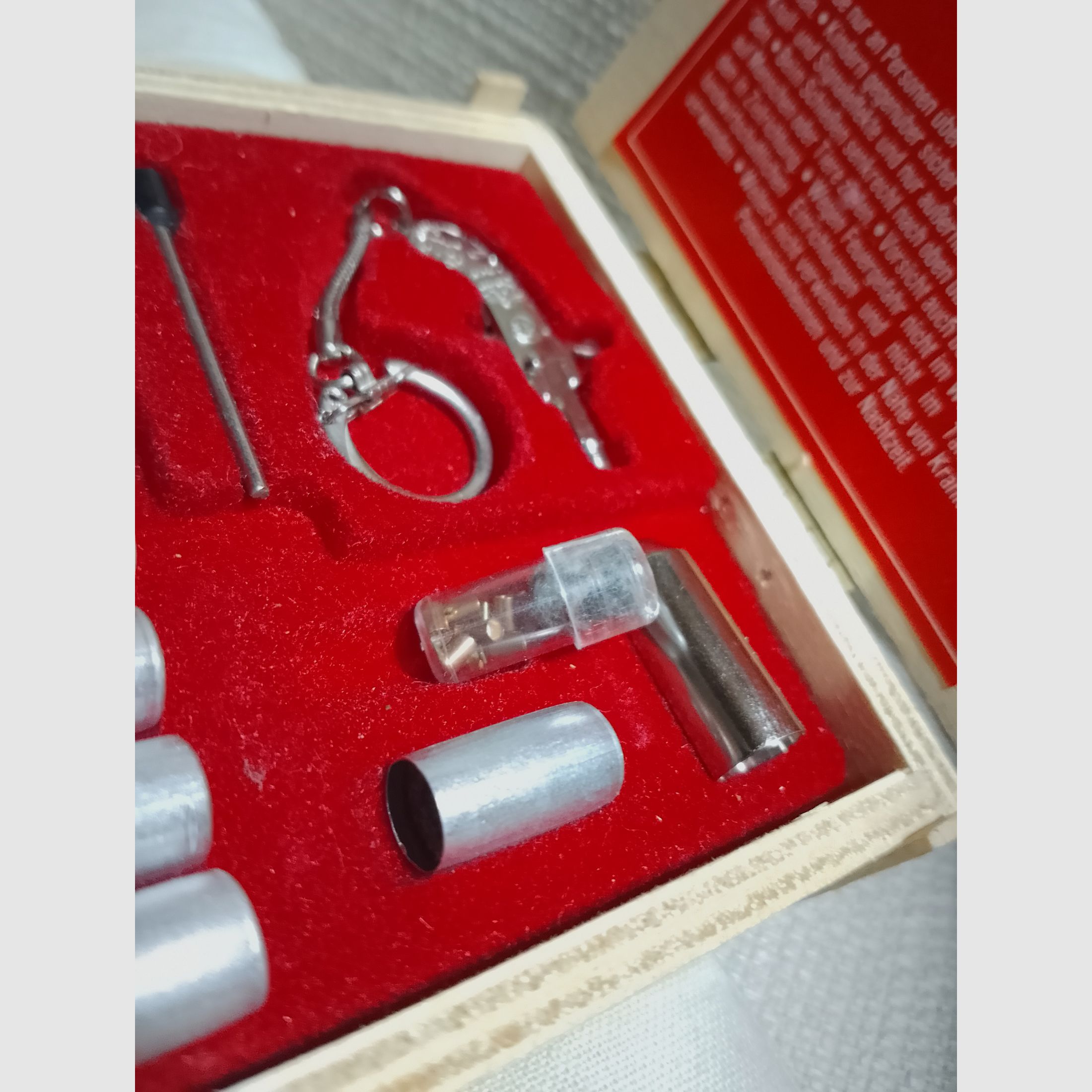Bellissima scatola da collezione cassa di legno pistola più piccola del mondo set pistola segnale piccola grande esplosione Berloque come nuova