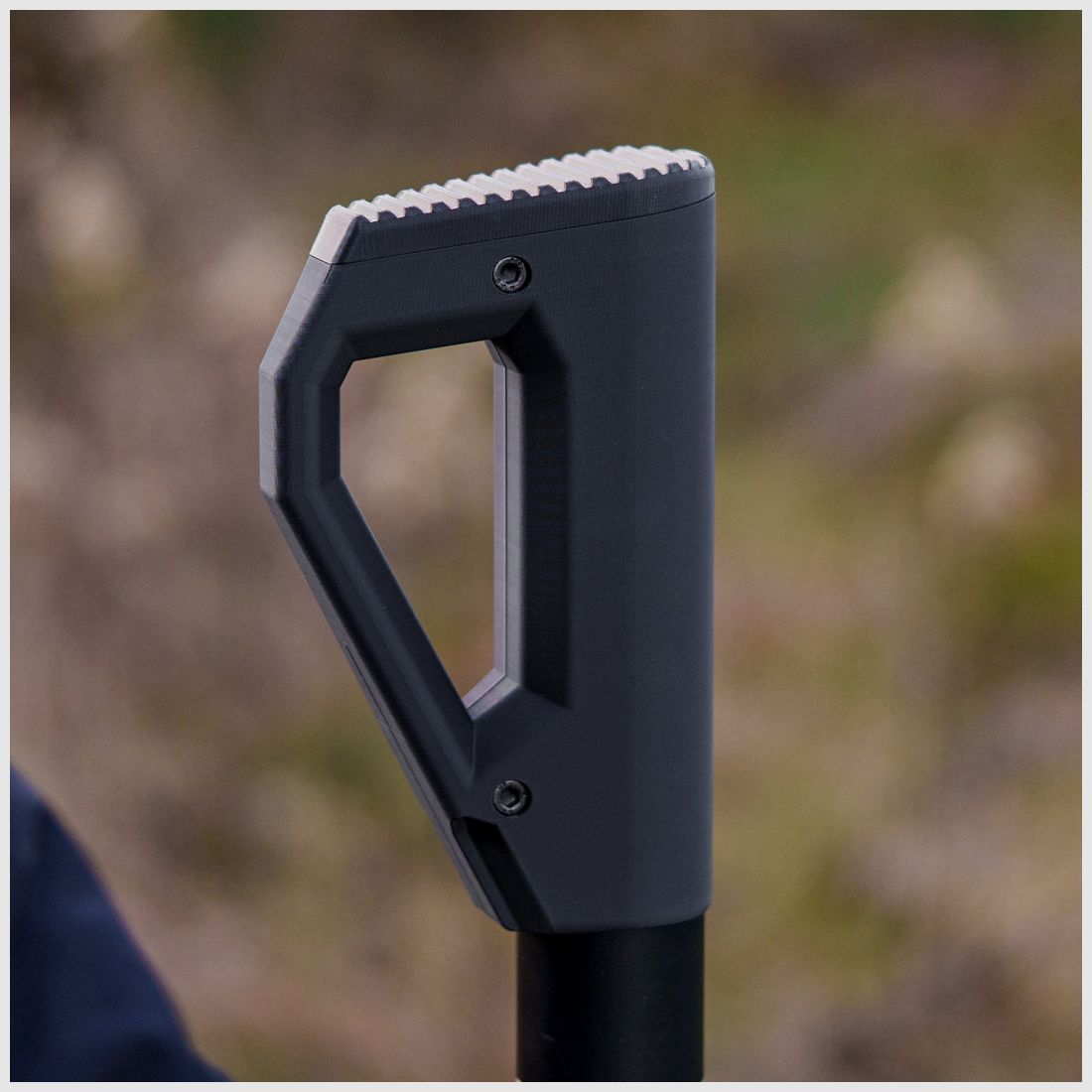 Schulterstütze | BUTTSTOCK | BLACK | stylish design | AEA MEGALODON