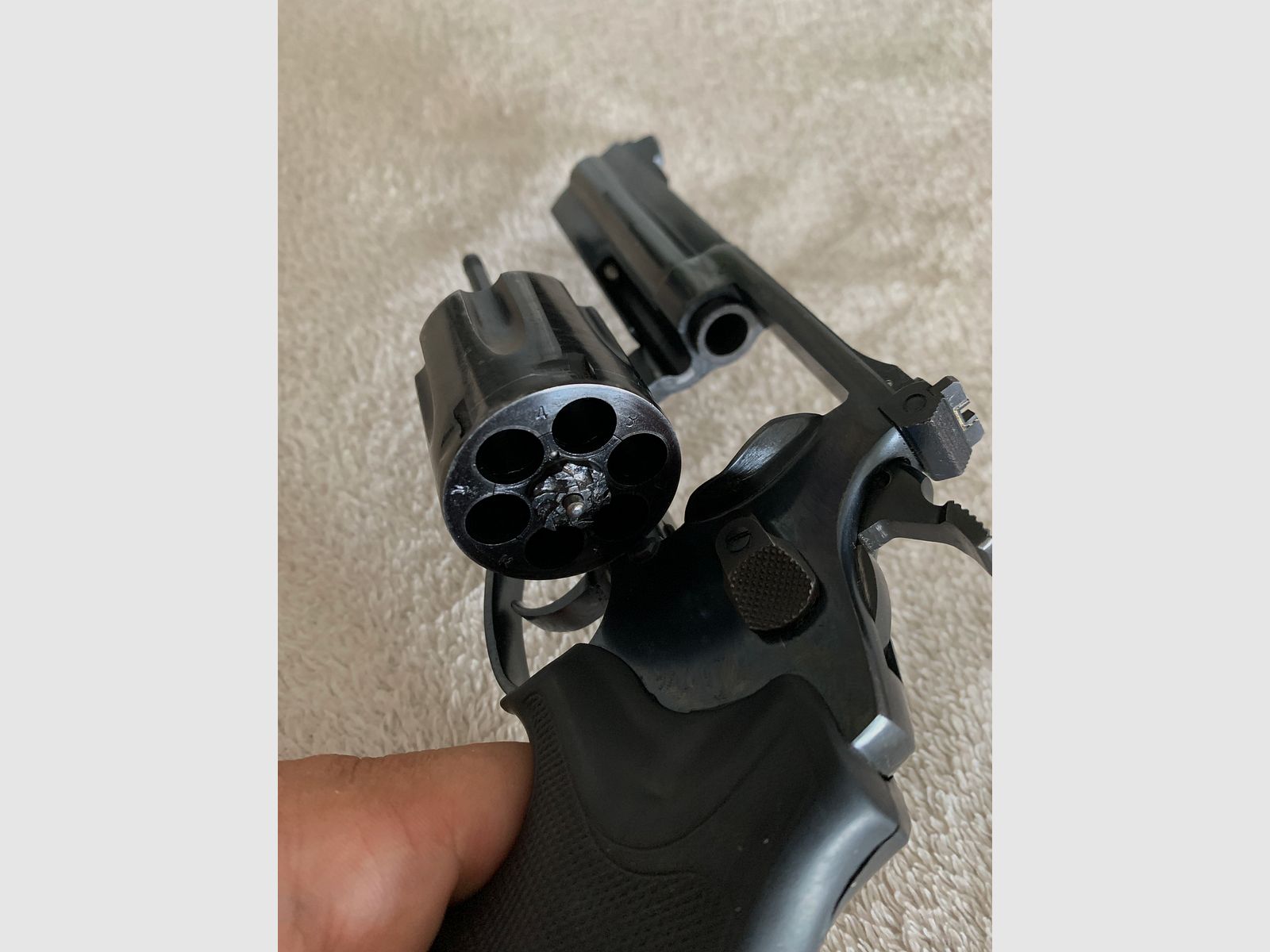 <Vendi revolver Rossi .357 Mag