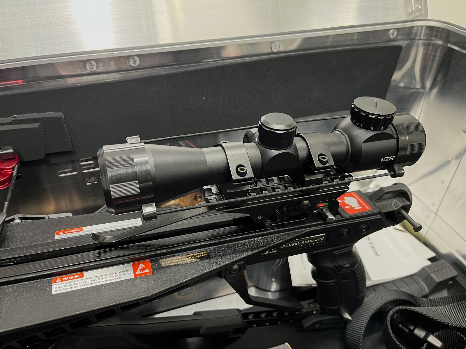 Siege Compound Armbrust von EK Archery im Alukoffer + extra Magazin + Zielfernrohr 4x32