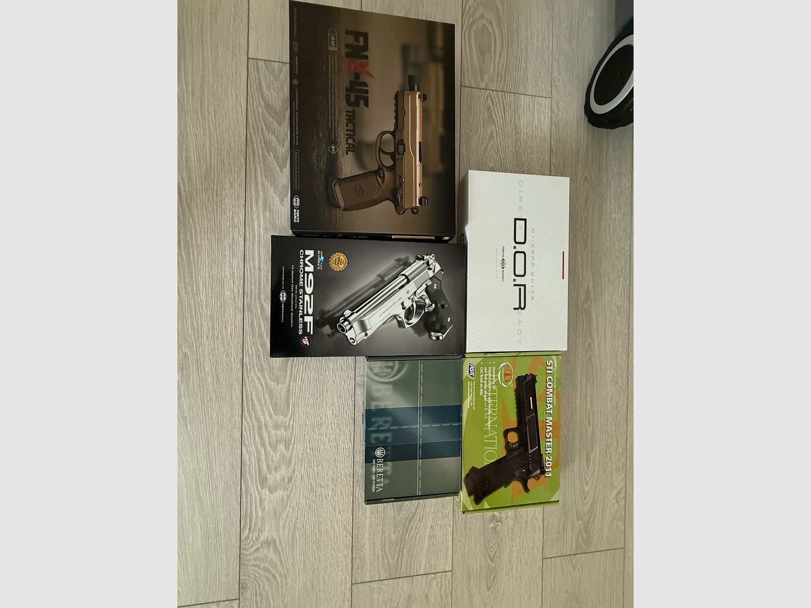 Airsoft Sammlung komplett zu Verkaufen, 6 Gewehre & 5 Pistolen sowie Zubehör ohne Ende        ALLES KOMPLETT NEU