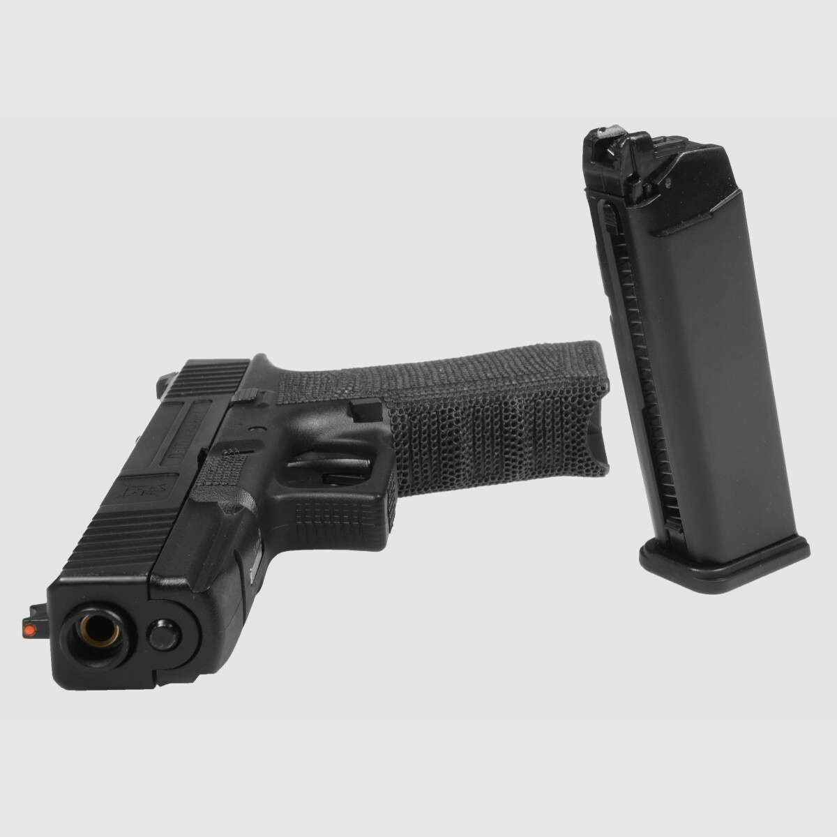 P04 GBB Airsoft Pistole in Schwarz | Delta Armory