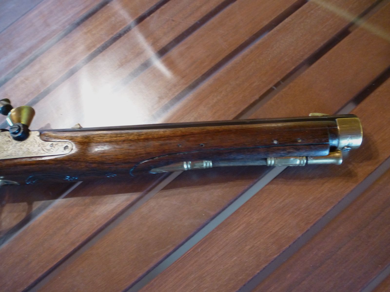 Pistolet à percussion Bounty de Petersoli