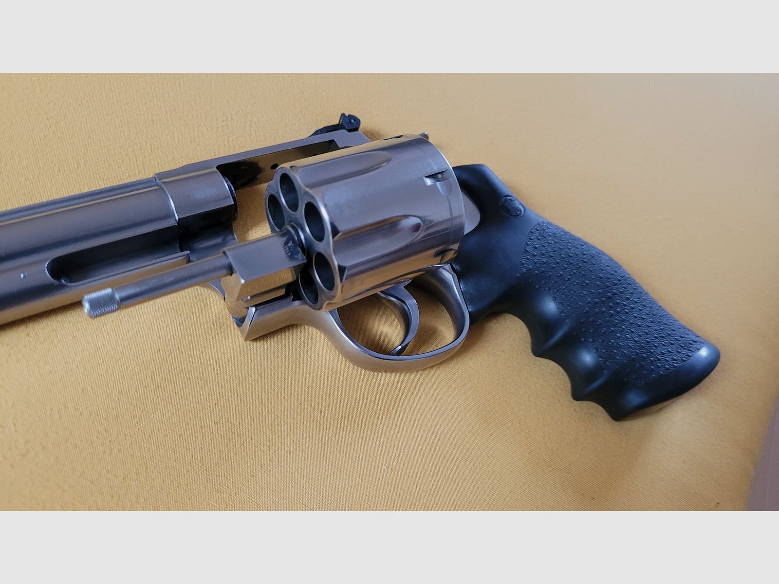 44 Magnum Smith & Wesson Revolver 629-5 Classic