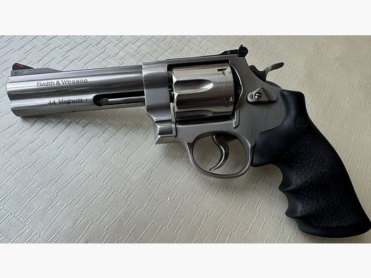 Smith & Wesson 629 Classic-5 5″ – Kaliber .44 Magnum