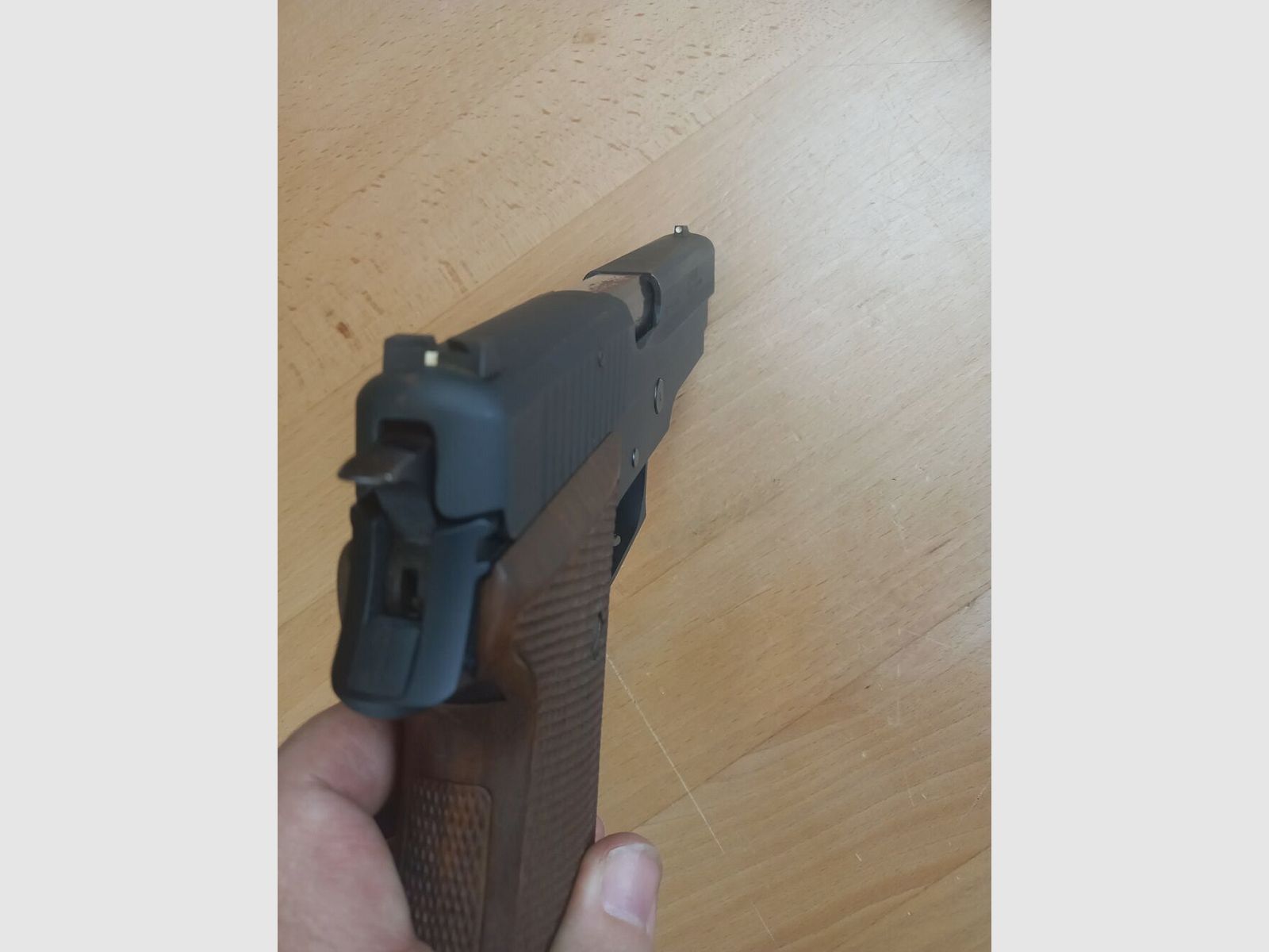Sig Sauer P 220