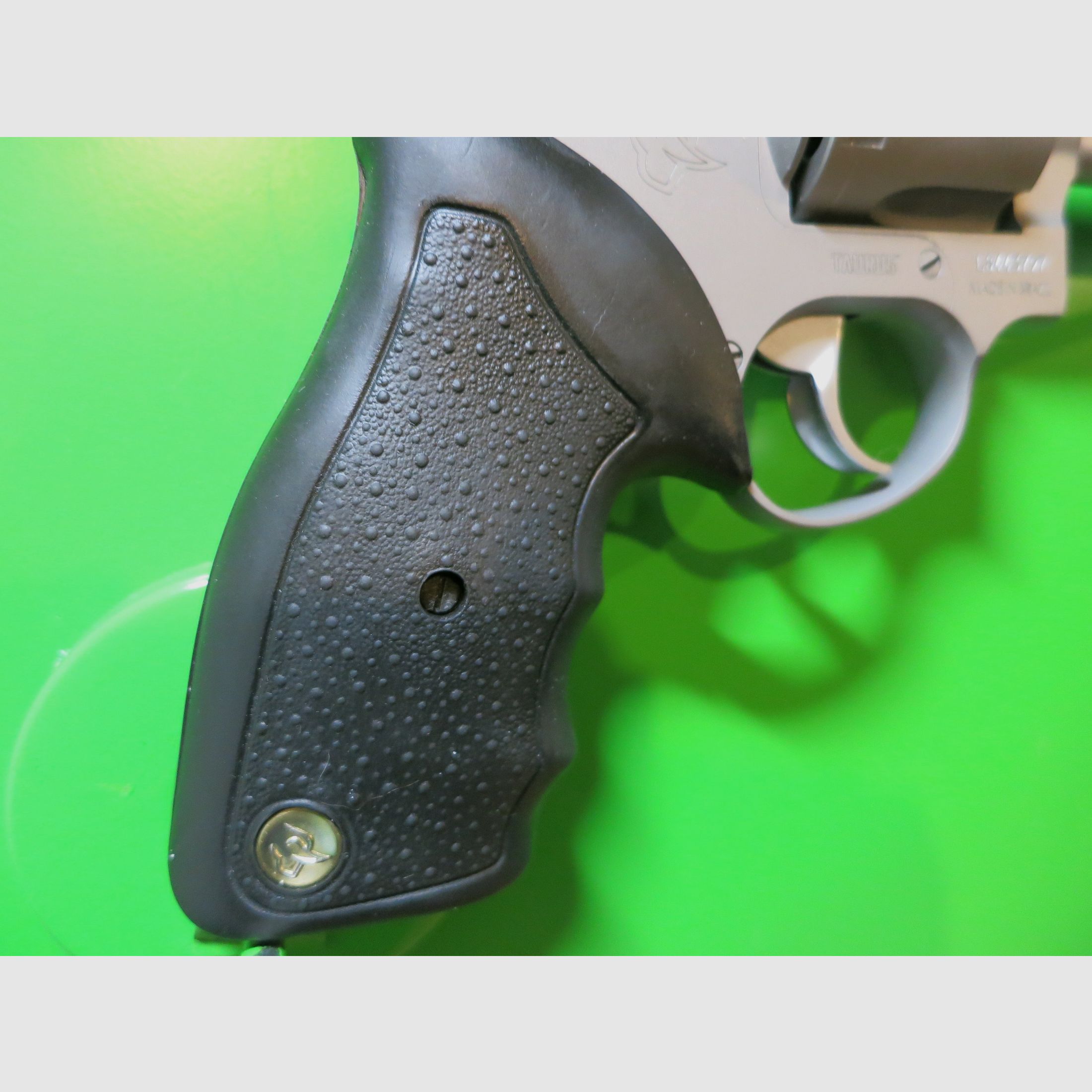 Revoler TAURUS 689, Kal. .357 Magnum,  Edelstahl (stainless), 6" Lauf   #26-