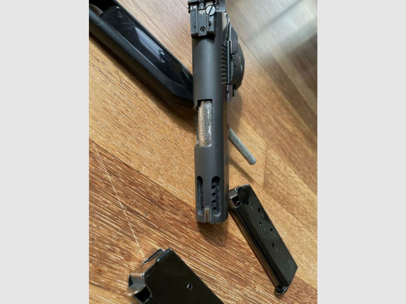 Springfield V10 Ultra Compact, cal. .45, 4" barrel