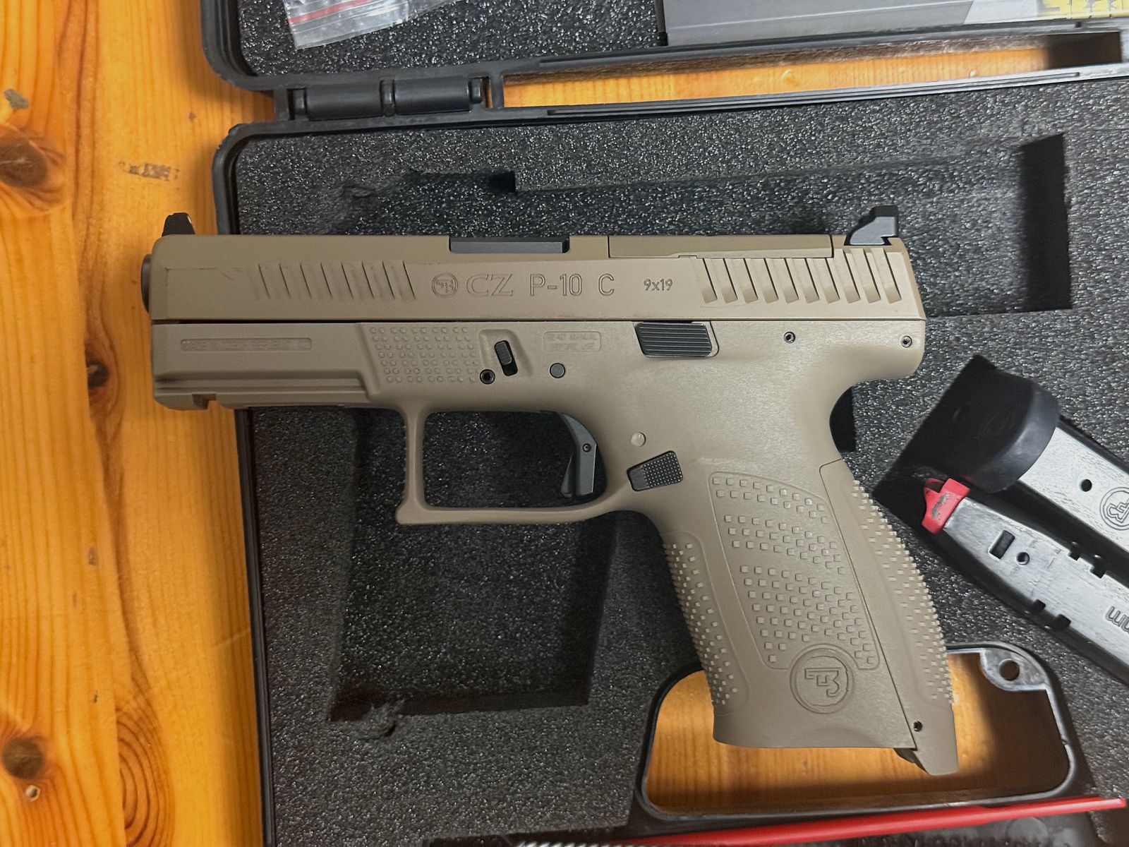 CZ P10c FDE + accessori, immagine 2 di 7