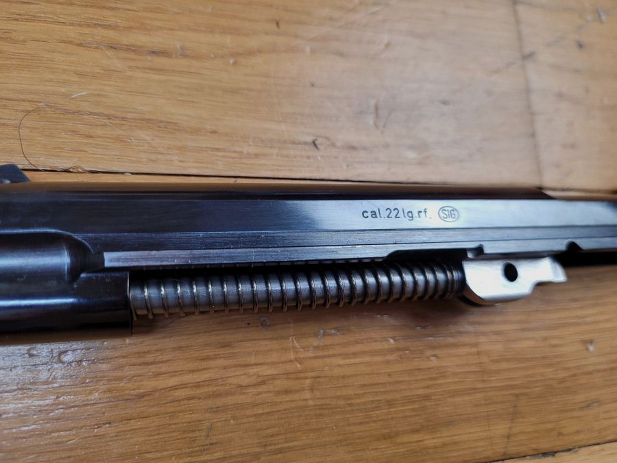 Prachtige conversie voor SIG P210 – Kaliber 22LR – Met zijn speciale magazijn type 1 – Geschikt voor SIG met 120mm loop zoals P 210-2, 3, 4, 6… – compleet en in nieuwstaat – Zeer zeldzaam!, afbeelding 5 van 14