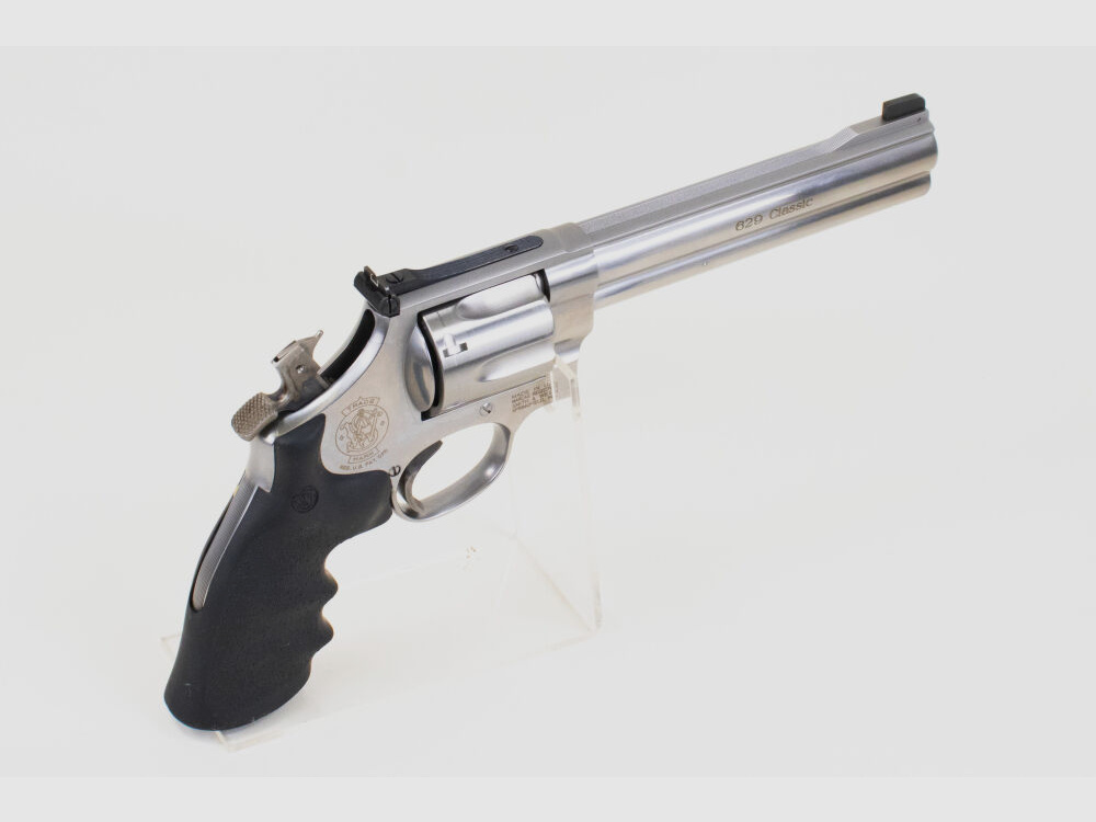 Smith & Wesson 629-4 Revolver