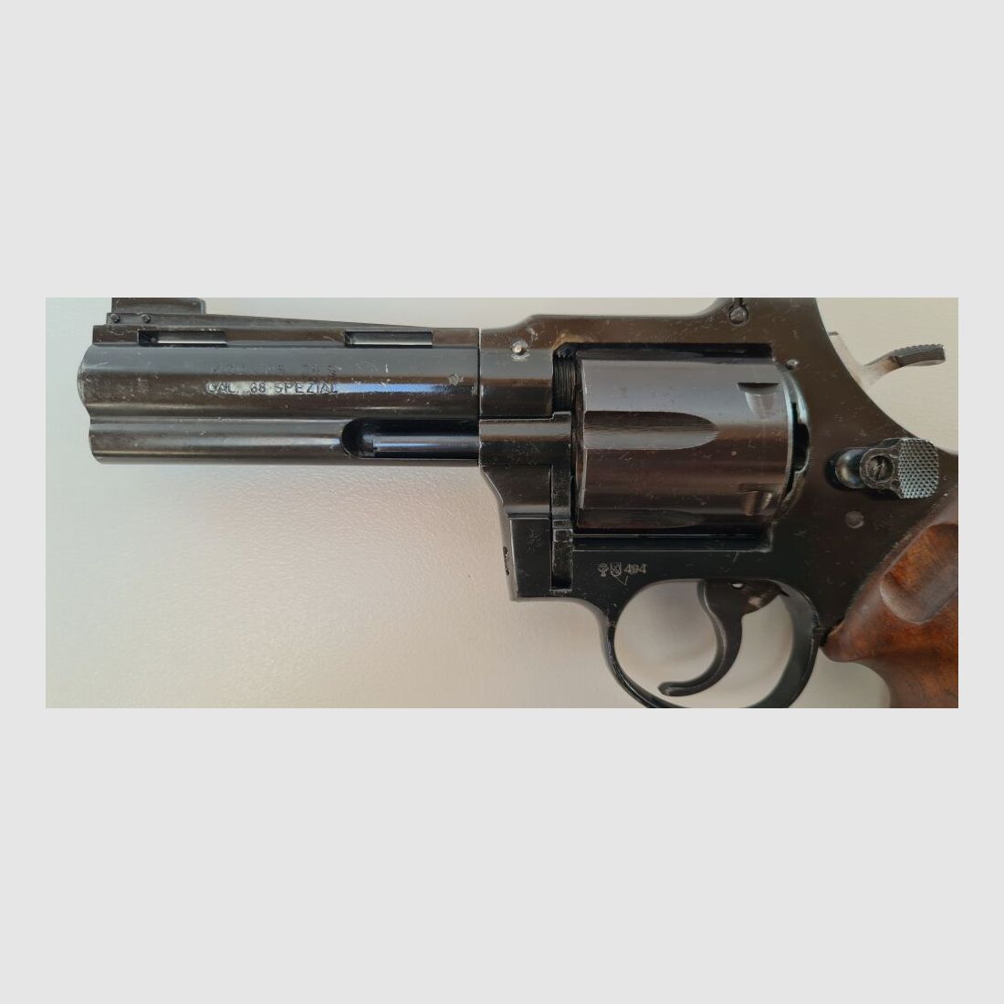 H.S. HS38S