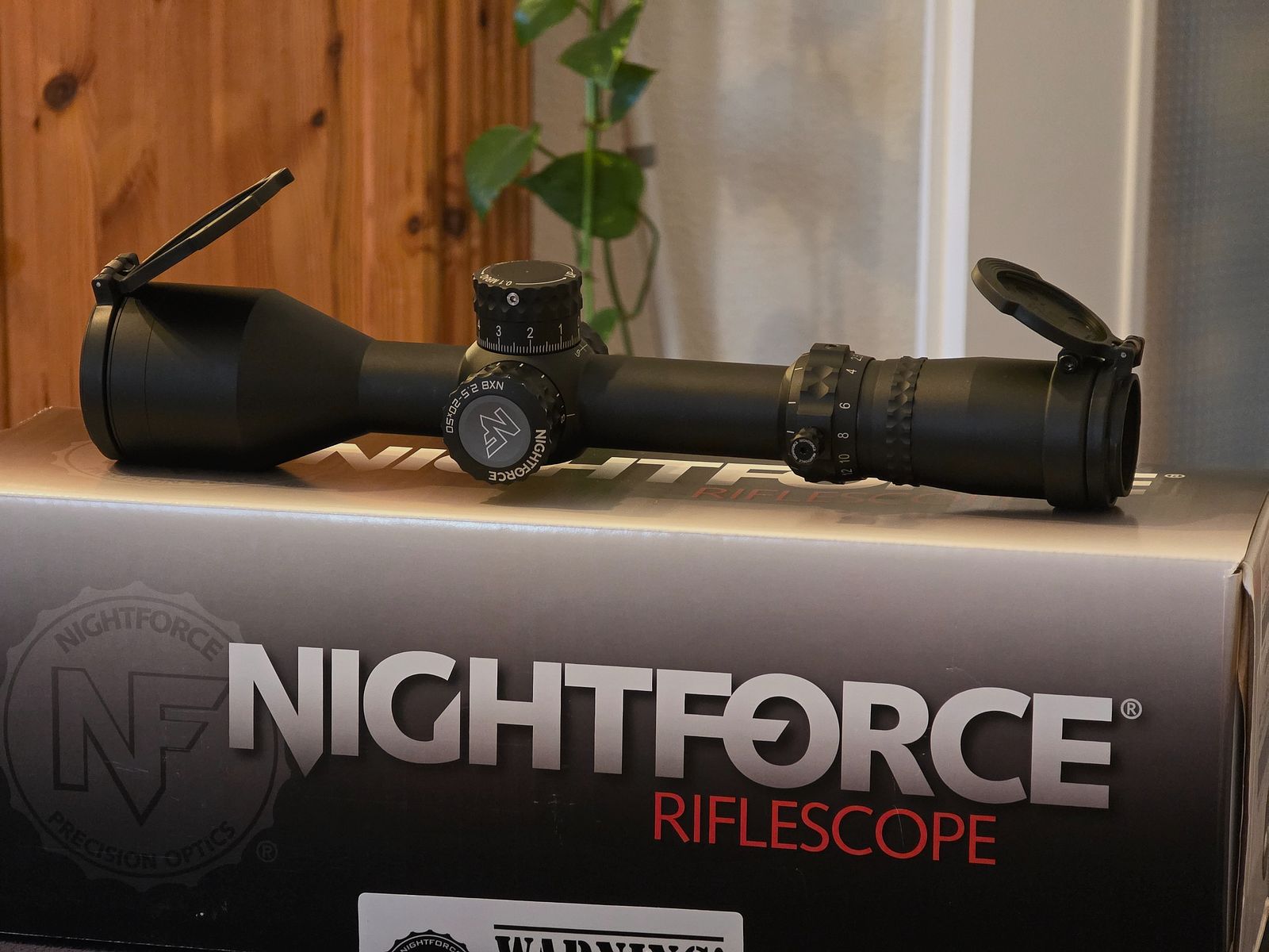 Nightforce NX8 2,5-20x50 F2, immagine 2 di 8