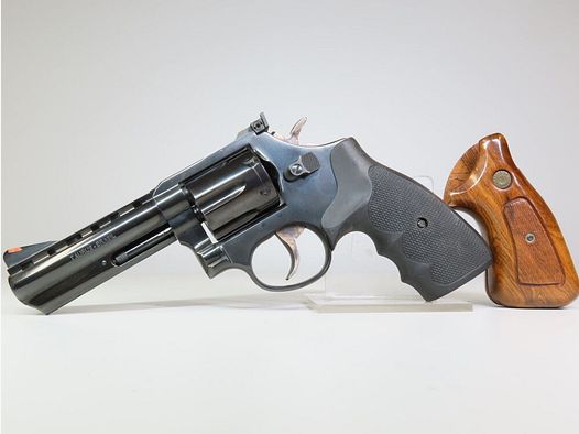 Taurus 689 in 4 inch