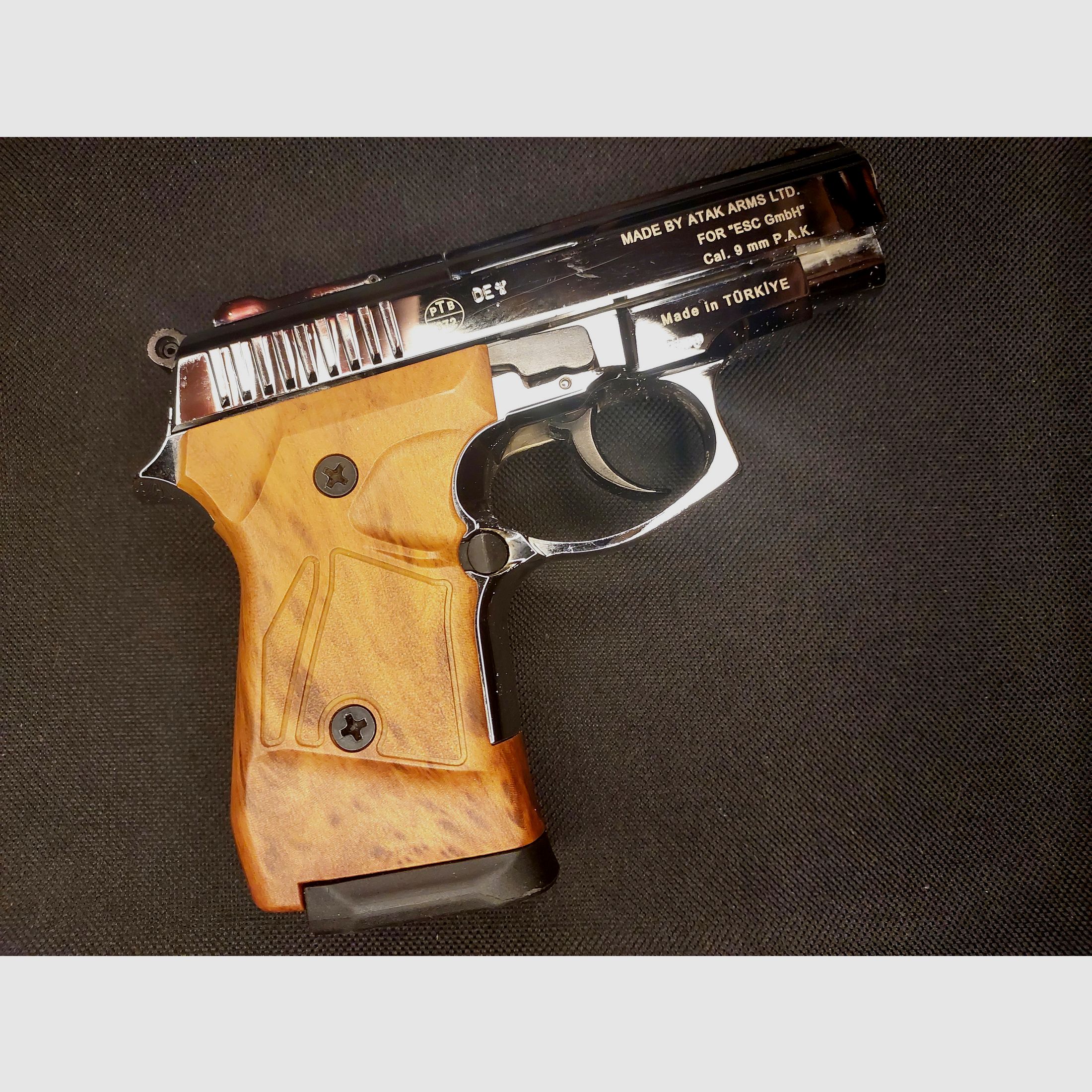 Zoraki 914 blank firing pistol 9mm P.A.K. chrome wood look (PTB 972 !!!) with 2 magazines and 2 pairs of grips - as good as new!