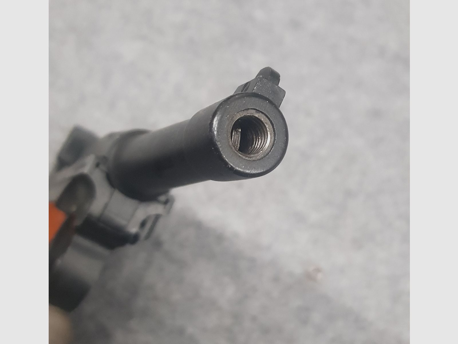 Sehr seltene Pistole PTB 517 Record Mod.  08  Cal. 8mm Knall PAK schwarz brüniert Schreckschuss P08 Holzgriffe