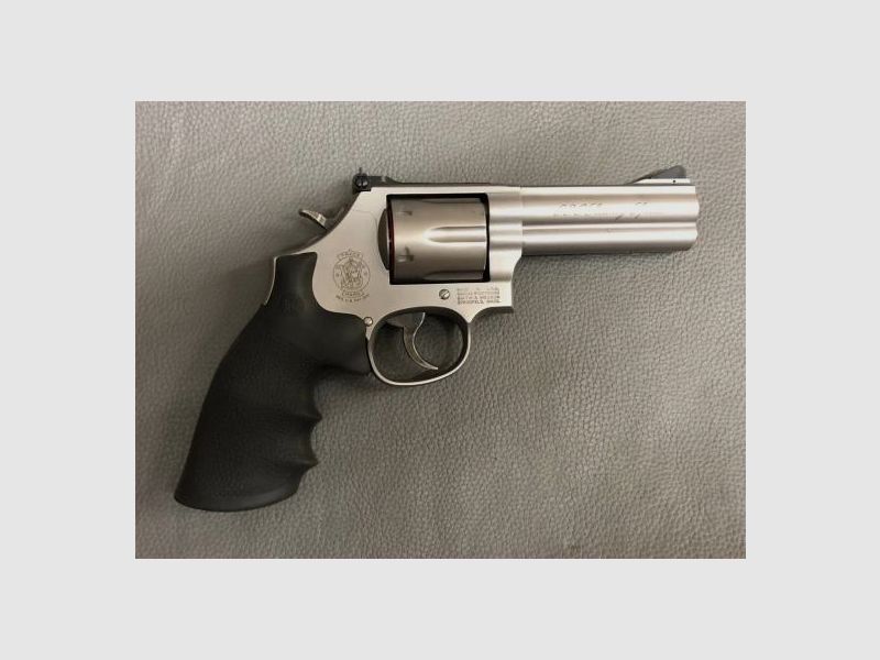Smith & Wesson M686 .357 Security Special 4" RB, acier inoxydable/mat Revolver