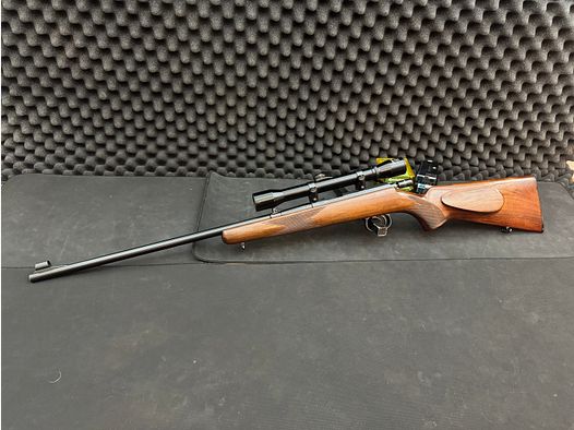 Anschütz Einzelladerbüchse .22lr mit Zielfernrohr 4x32