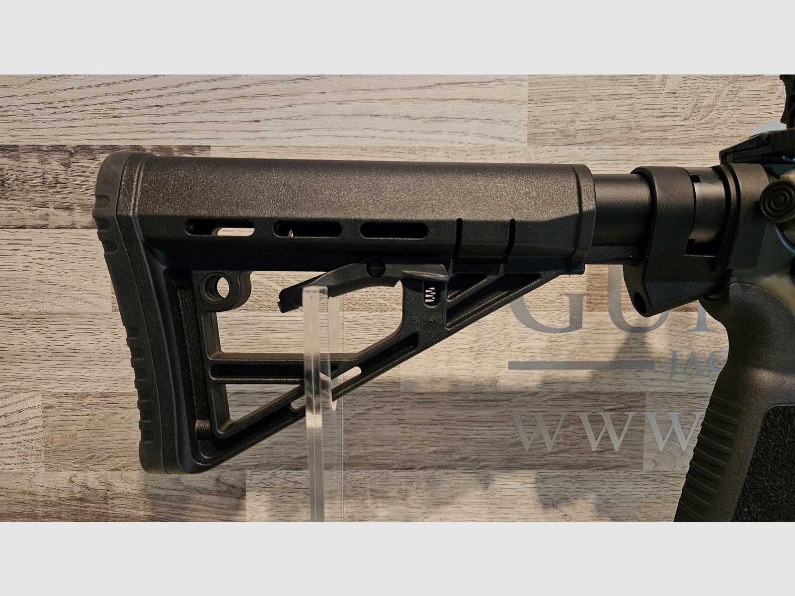 Schmeisser AR15 M5FL OD Green 16,75" .223Rem montiert mit Falke 1-8x24 TAC - Neuware vom Fachhandel, Bild 3 von 6