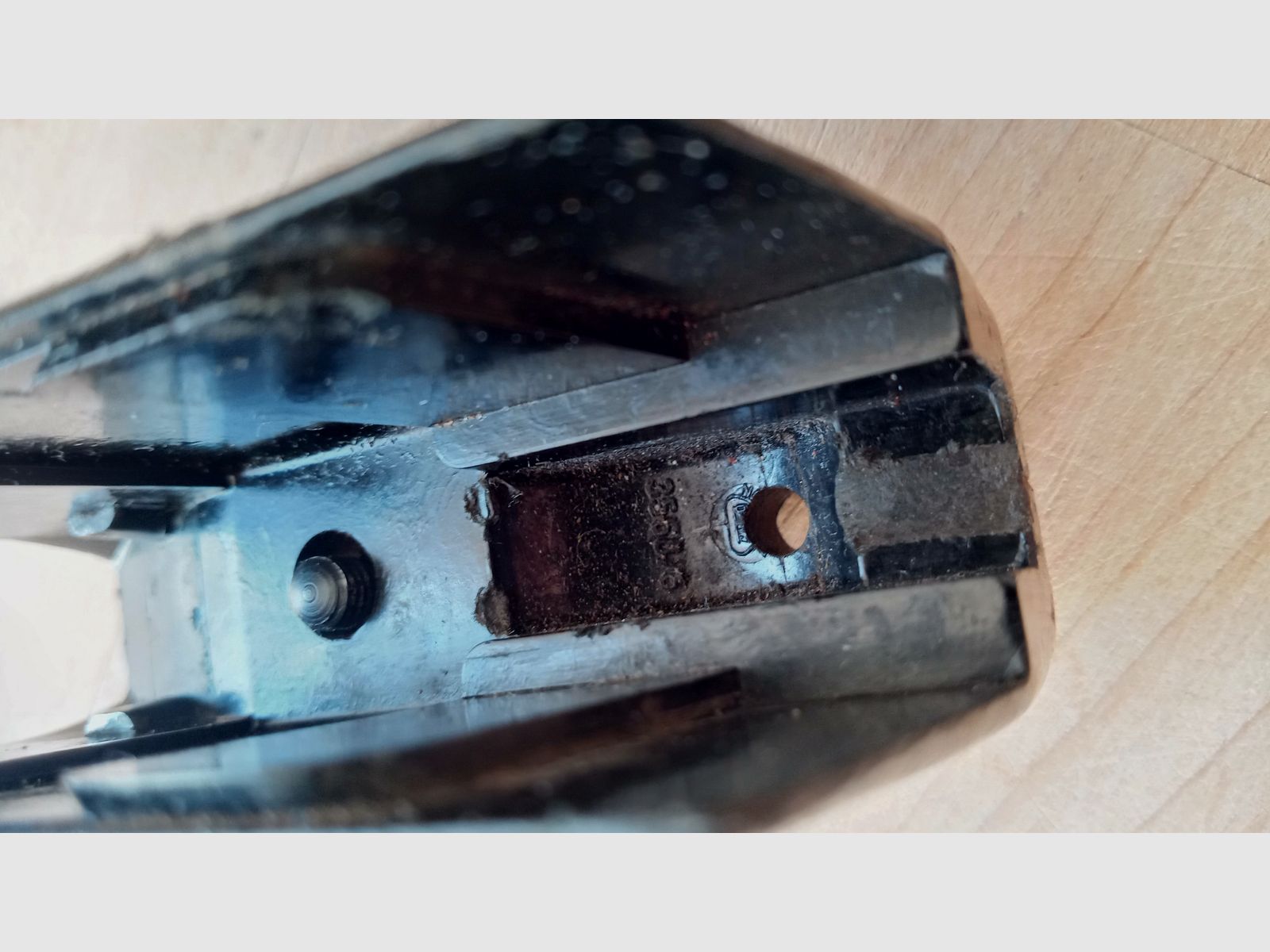 Maniglie in bakelite nere per pistola della polizia della DDR-M inclusa vite / Manico vintage per Makarov dell'est tedesco // 8 colpi PM 9x18