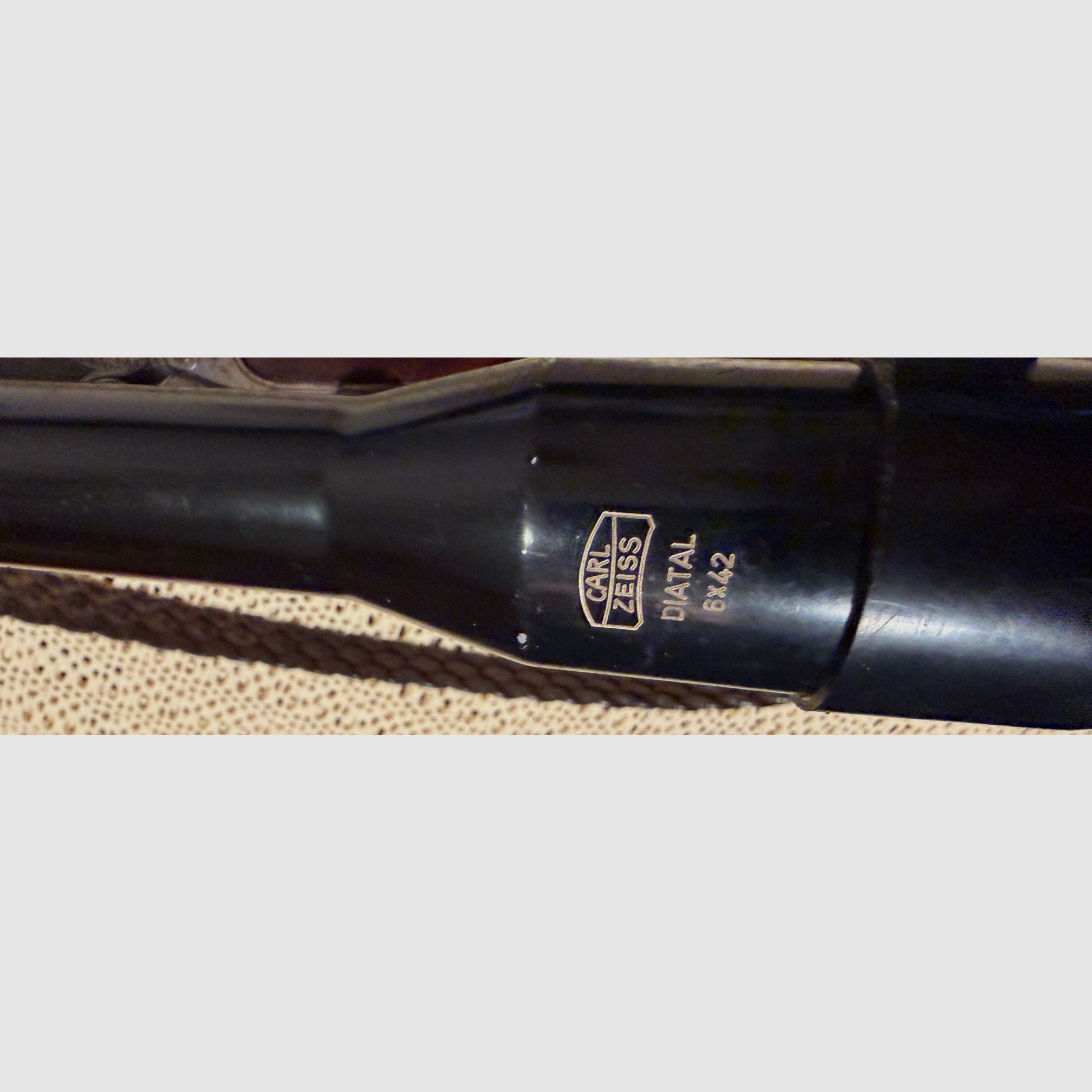 Sauer & Sohn Bohrung mit feinen Gravuren, 7x65R und 2x16, Rückstecher, Laufbündel 60cm, mit Krieghoff-Einstecklauf 44cm lang Kal. .22 Magnum, Schaftmagazin für 4 x 65R, Schaft 38,5cm,