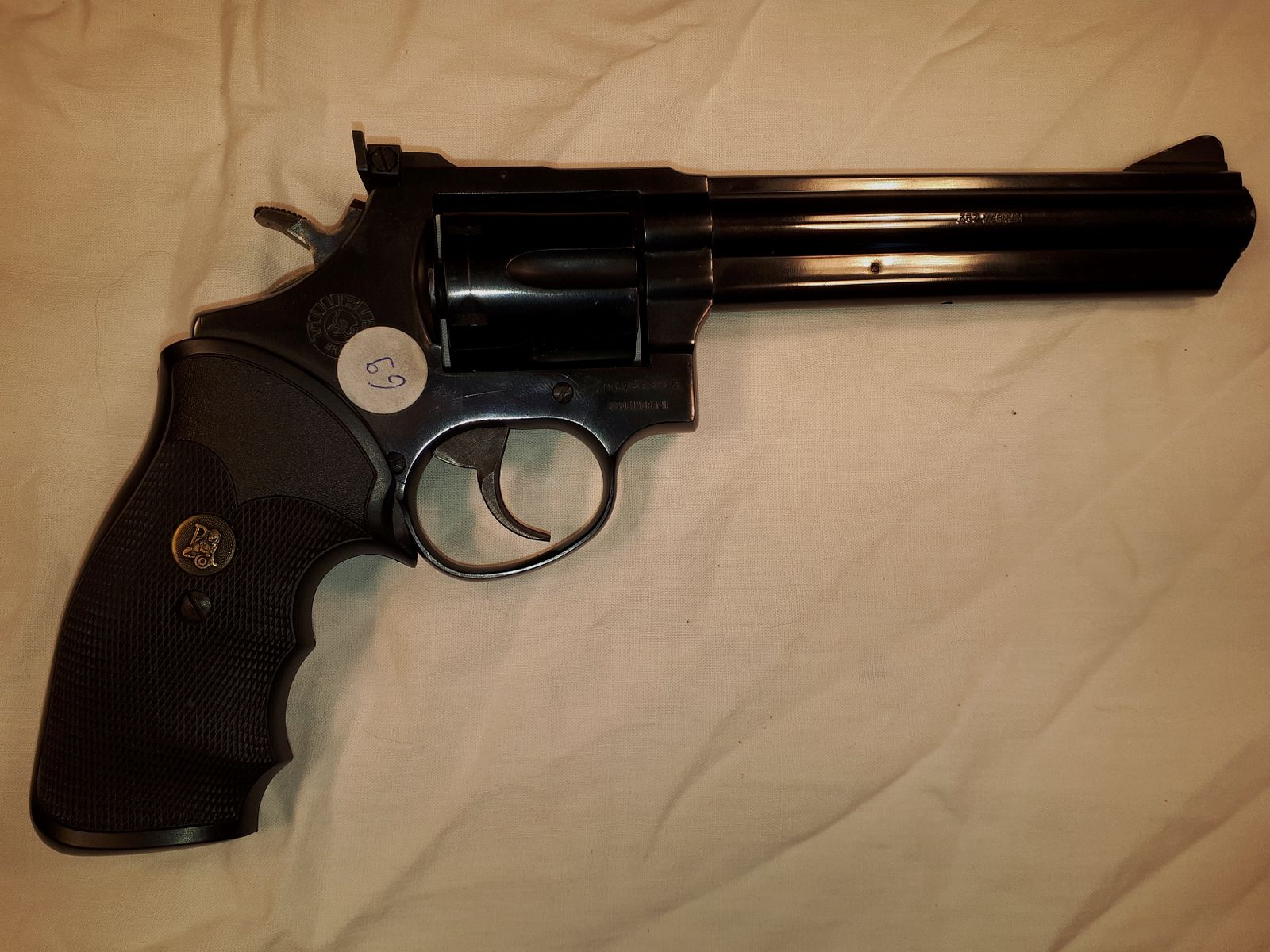 Taurus, 357 Mag. 6 Zoll.