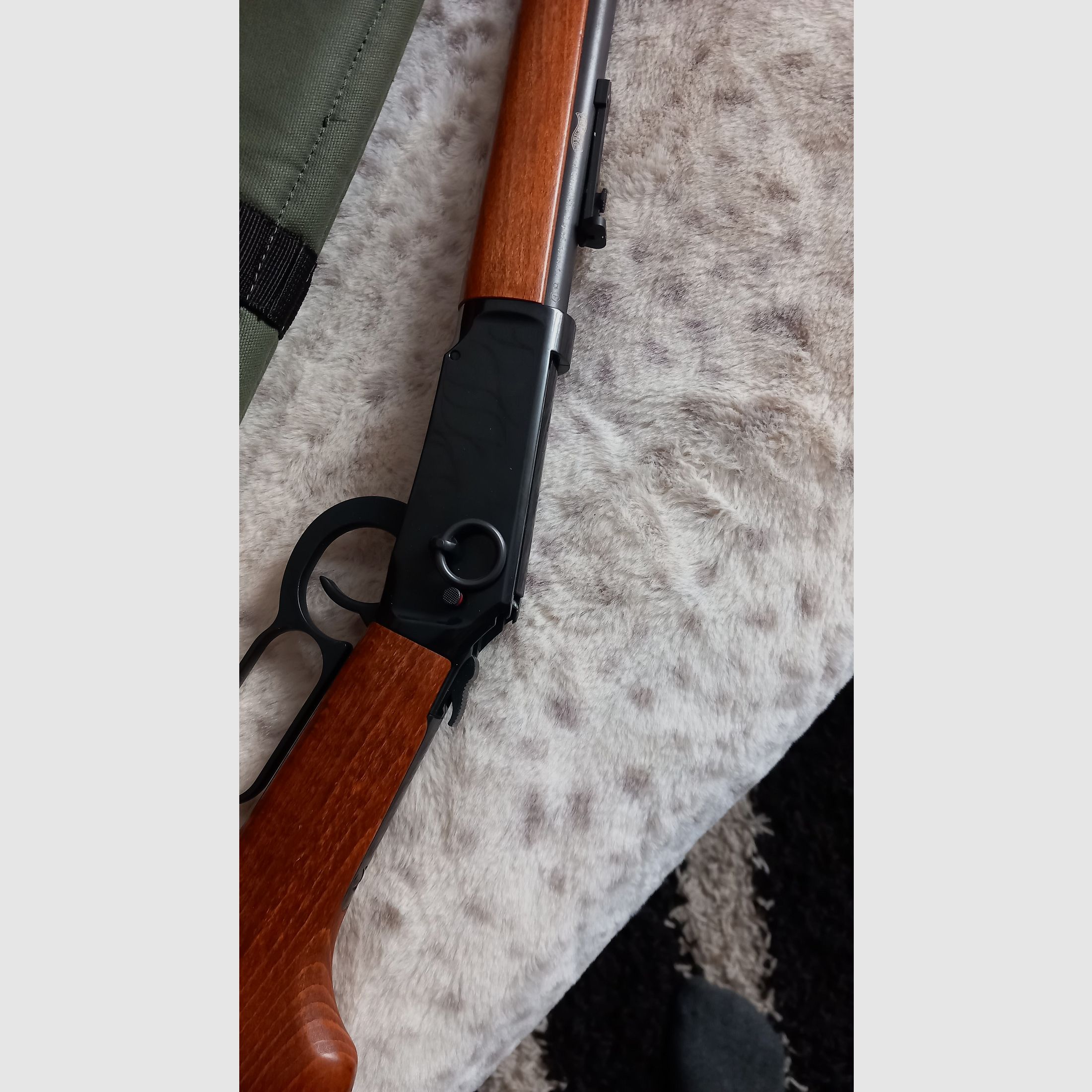 Winchester CO2 air rifle, image 2 of 10