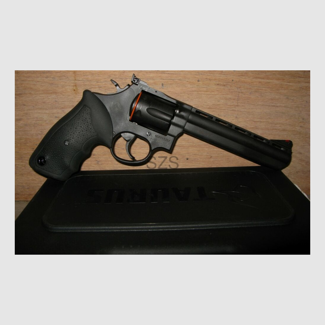 Taurus 689