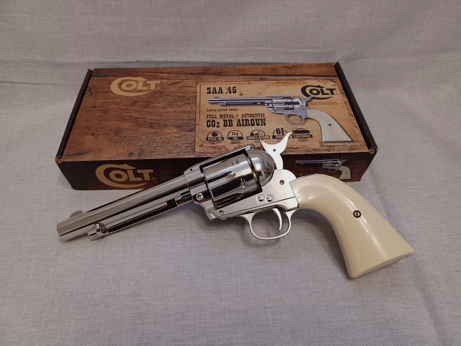 Colt SAA - chrom / 4,5 mm BB / CO2 / Revolver / OVP (131)