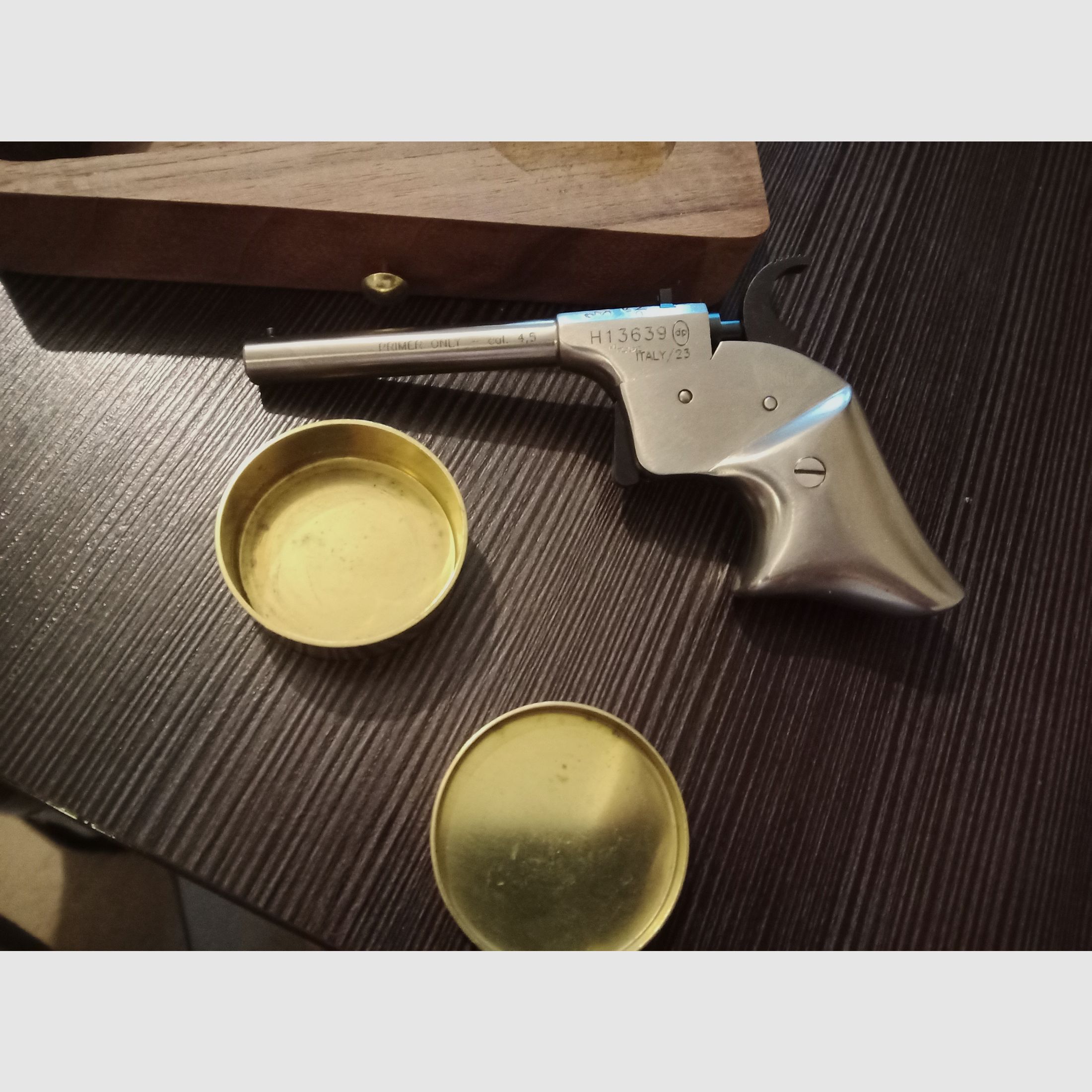 Pistolet à percussion Pedersoli Derringer Remington Rider à blanc calibre 4,5 mm avec boîte en bois (neuf encore)