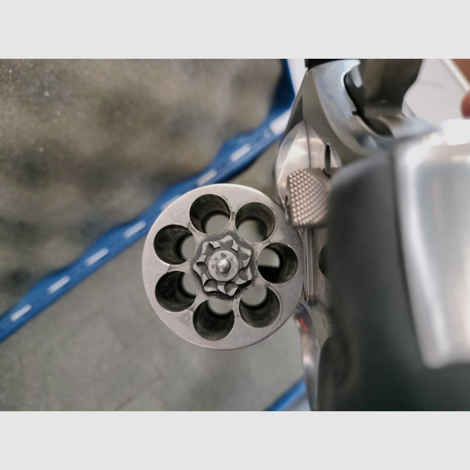 Smith & Wesson 686 PLUS, immagine 2 di 4