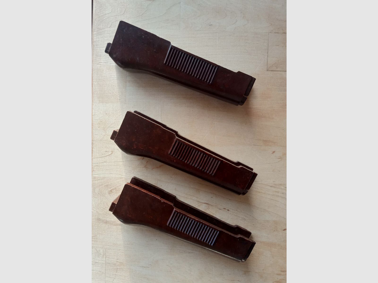 3 pieces of original lower AK handguards made of finest East German Bakelite in excellent condition DDR / NVA // AK74 AKM MPi-Km MPi-74nk AK47